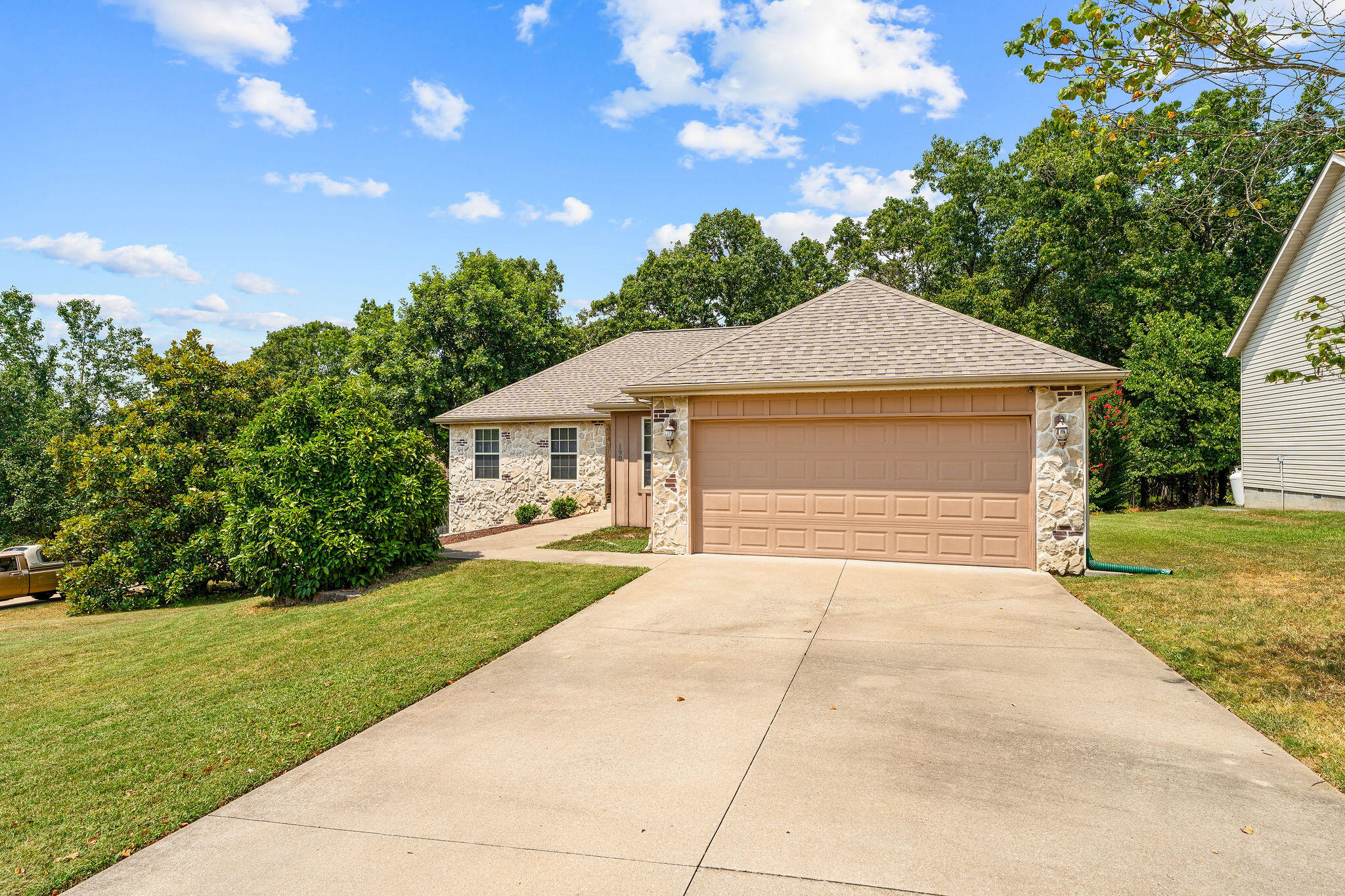 190 Waterloo Way Property Photo 4