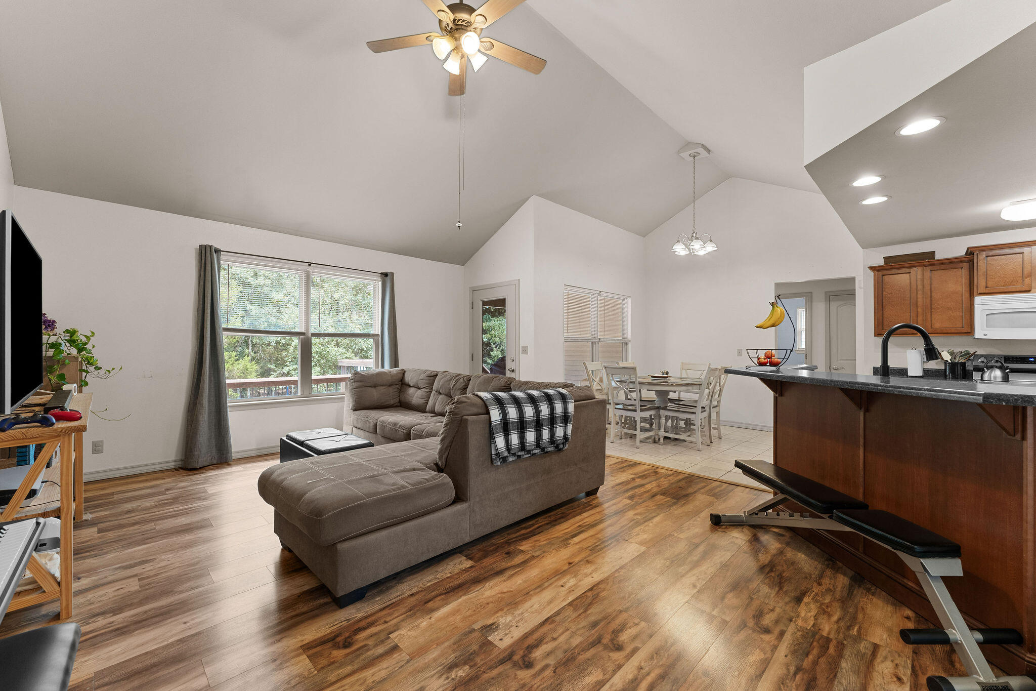 190 Waterloo Way Property Photo 7