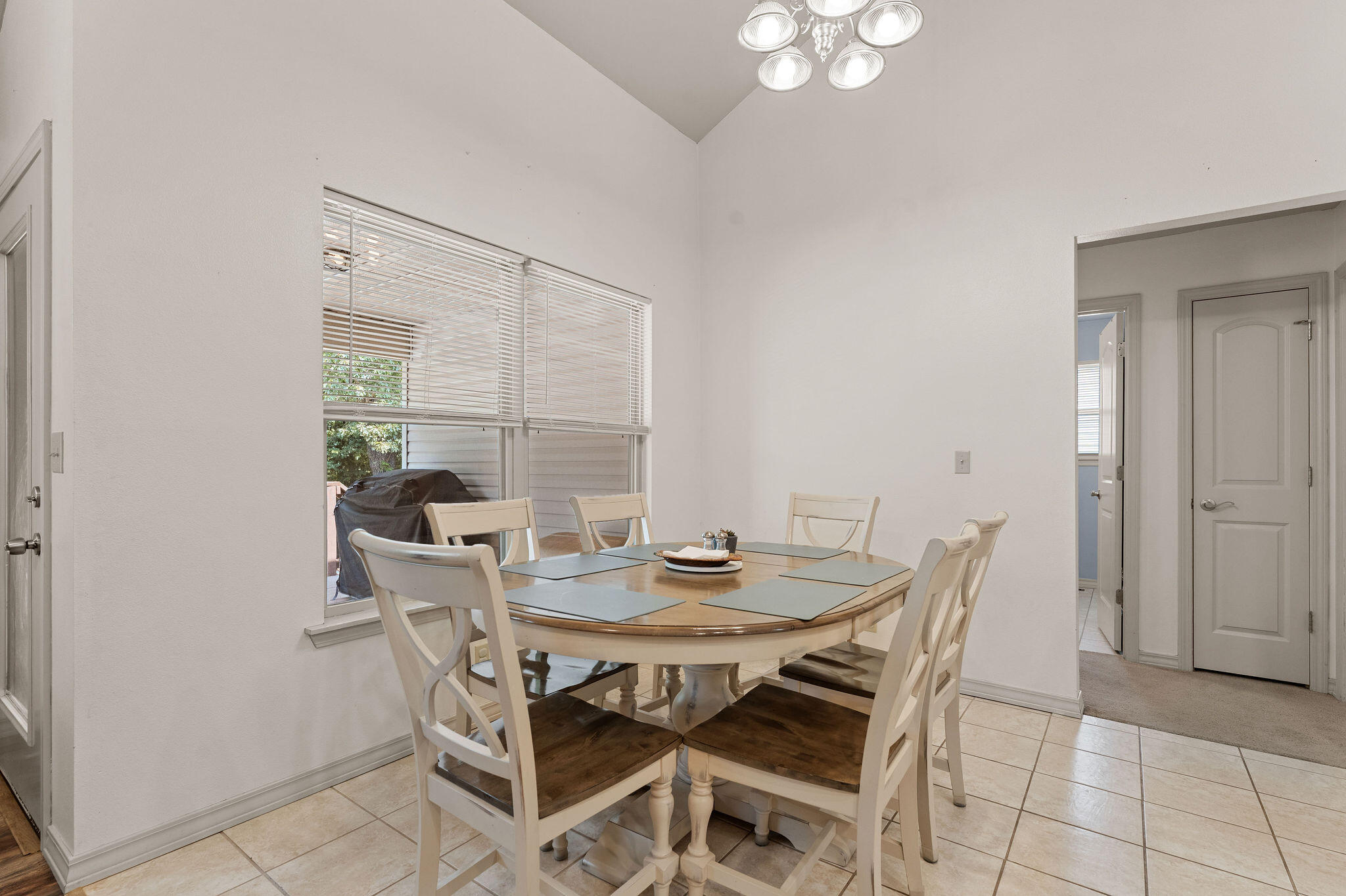190 Waterloo Way Property Photo 11