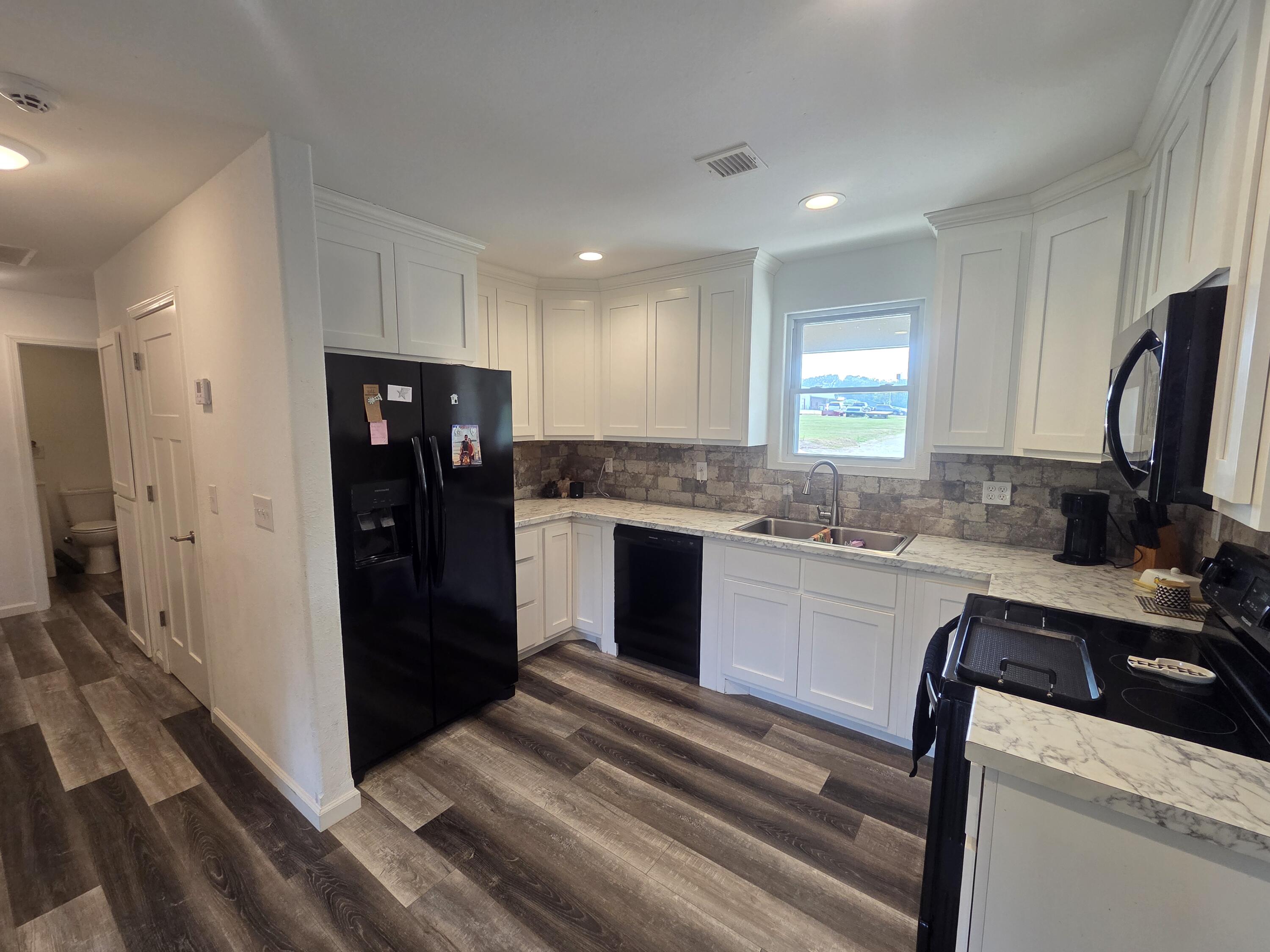 1102 Thomasville Road Property Photo 5