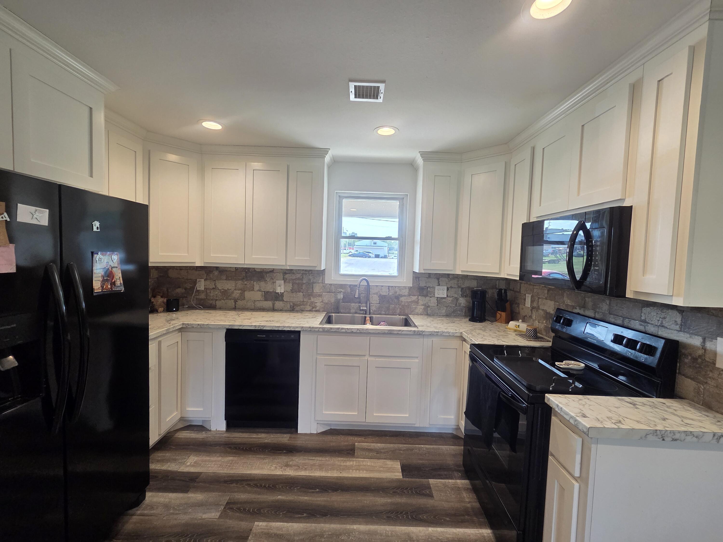 1102 Thomasville Road Property Photo 6