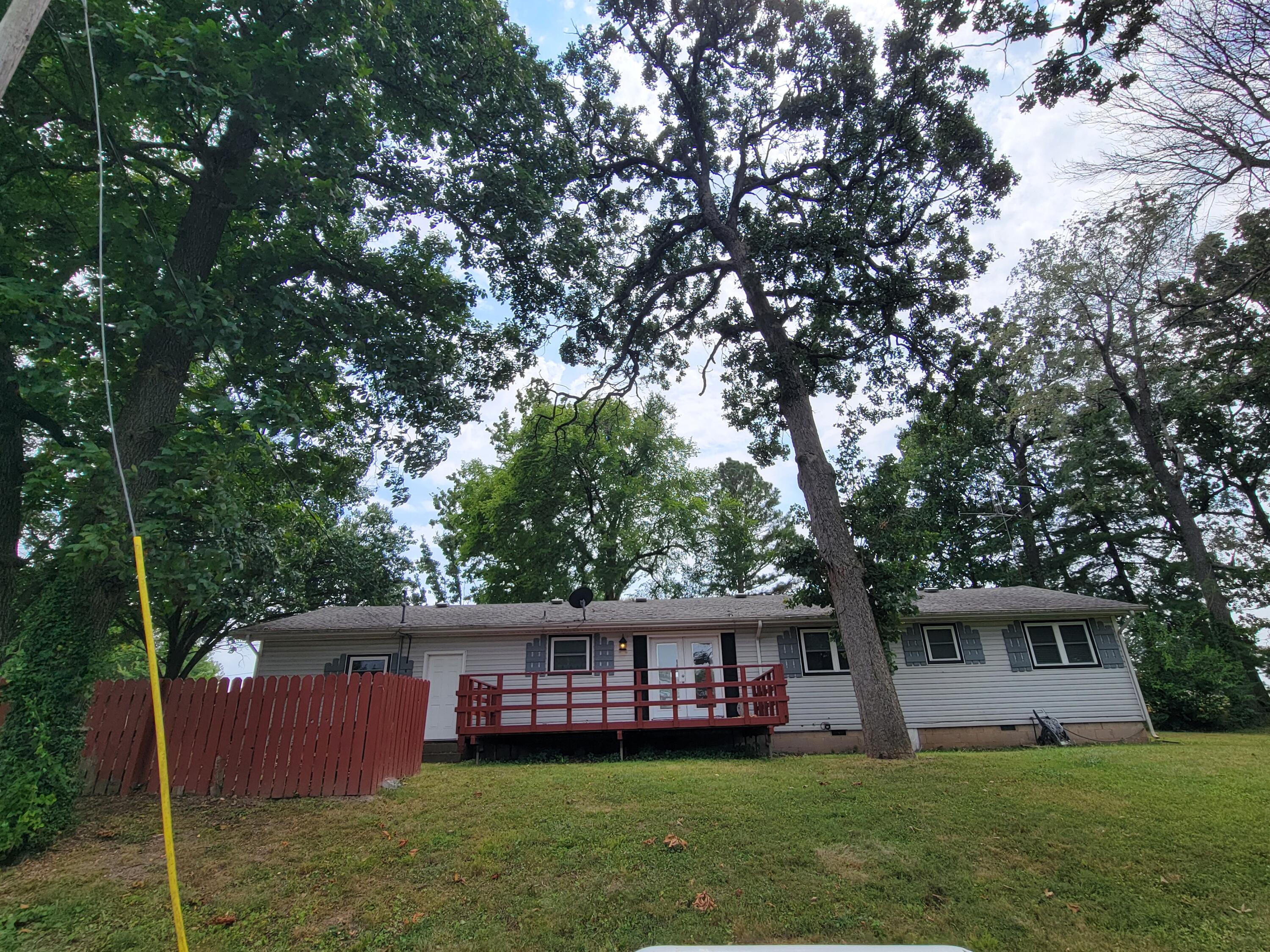 977 West Crestwood Drive Property Photo 27