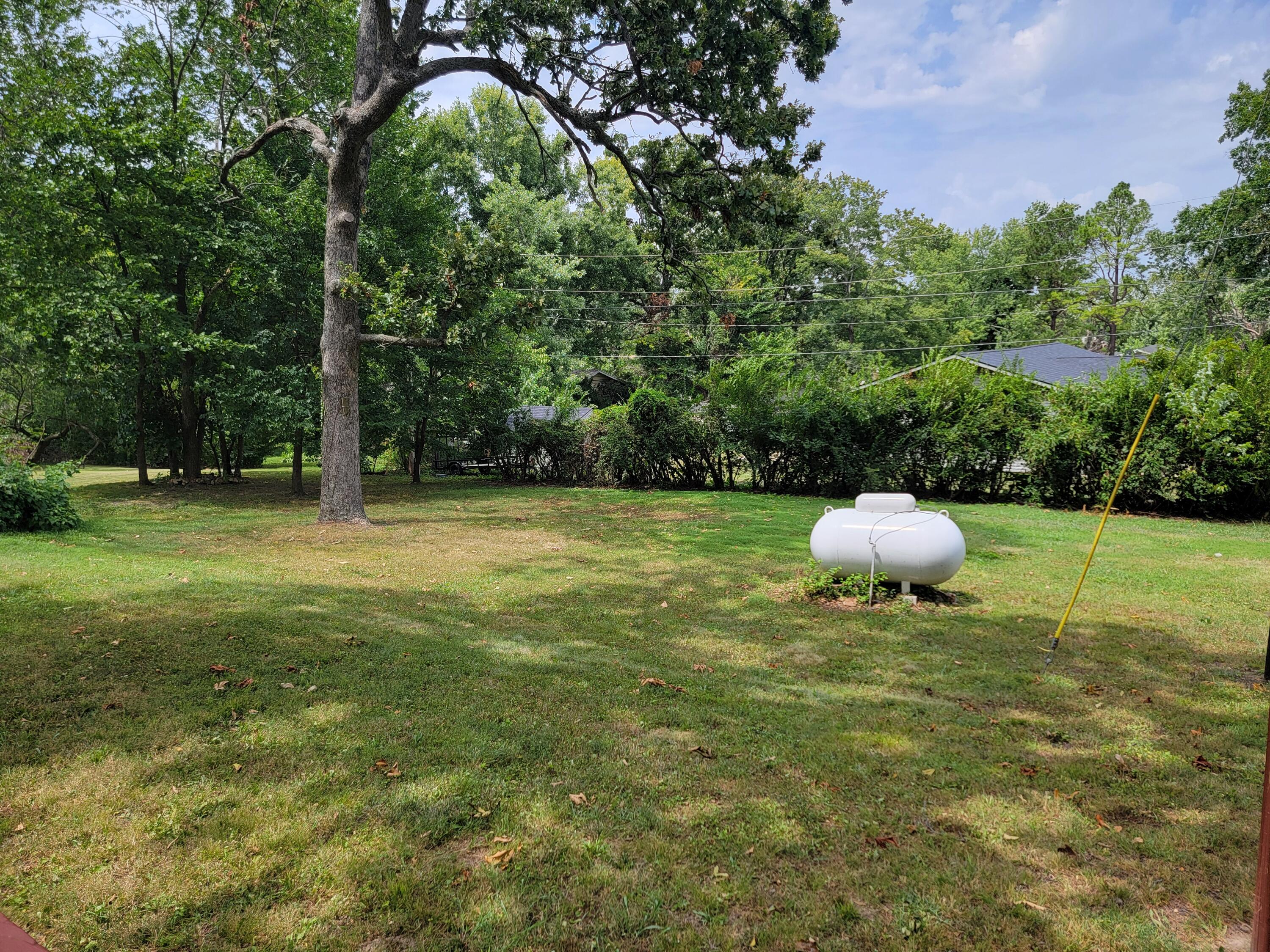 977 West Crestwood Drive Property Photo 29