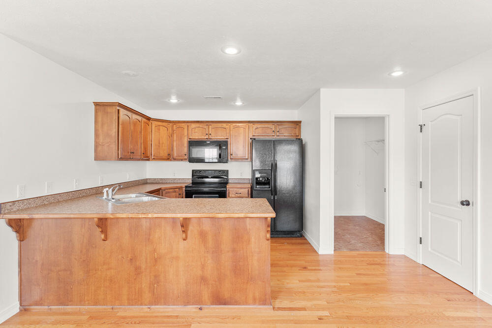 614 South Ashton Avenue Property Photo 11