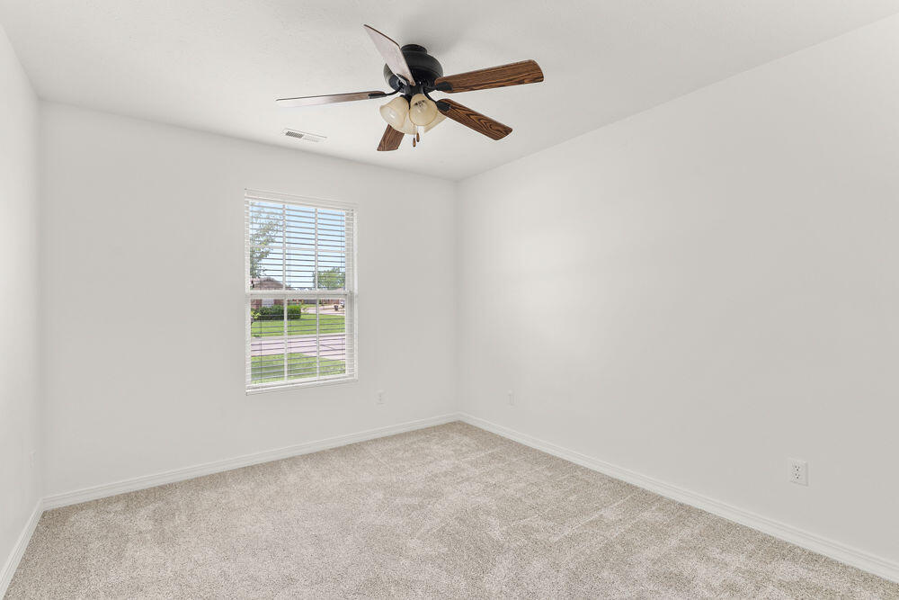 614 South Ashton Avenue Property Photo 19