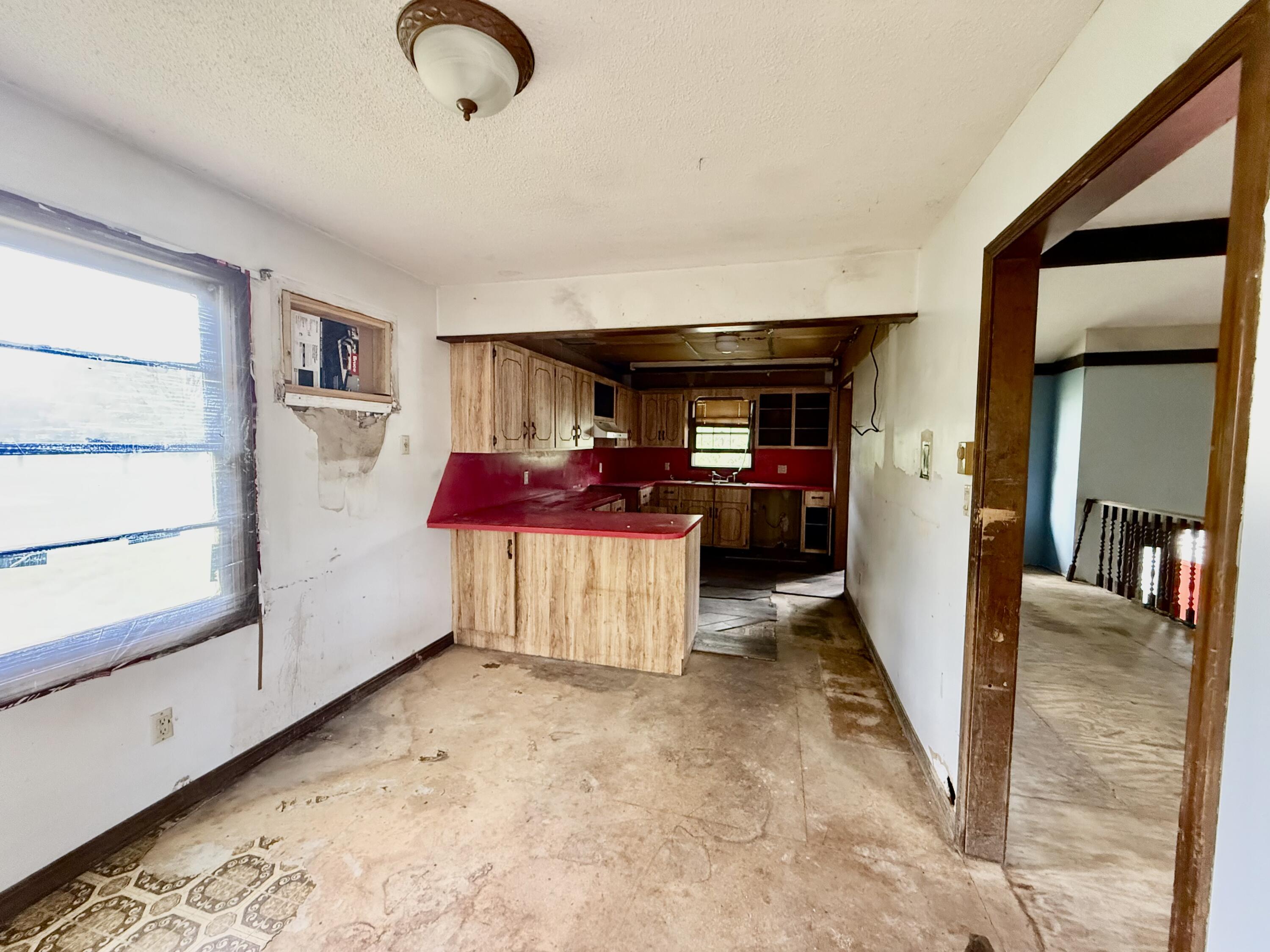312 East Murray Street Property Photo 6