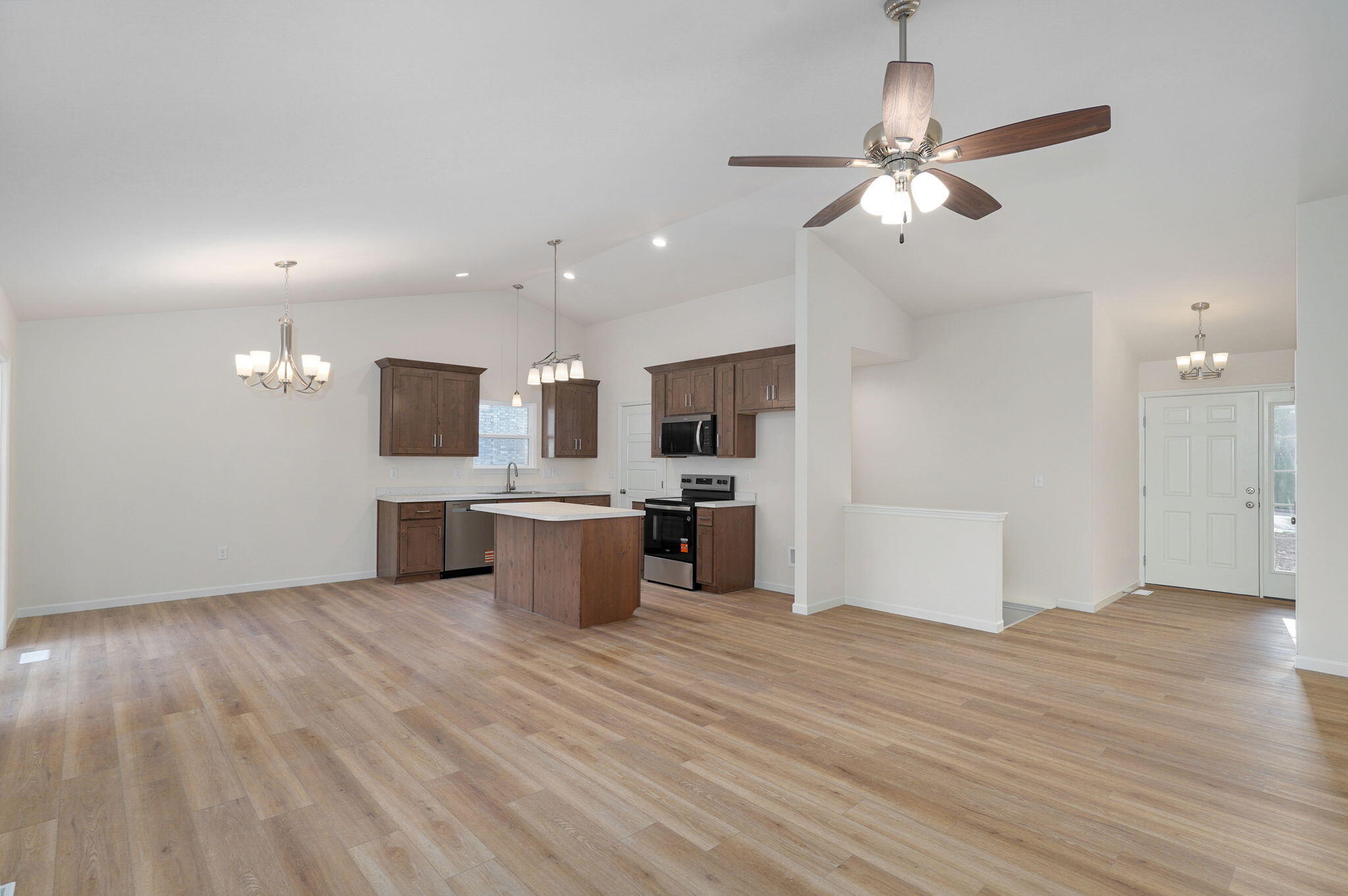 5801 South Cloverdale Lane Property Photo 8