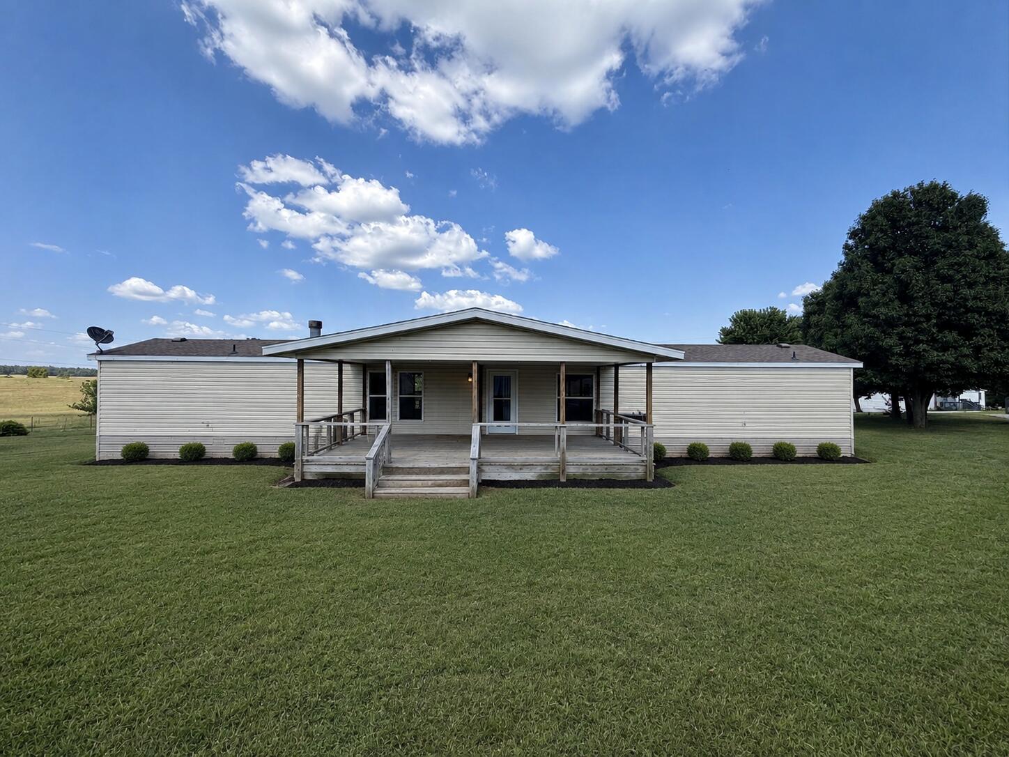 16075 Private Road 1091 Property Photo 5