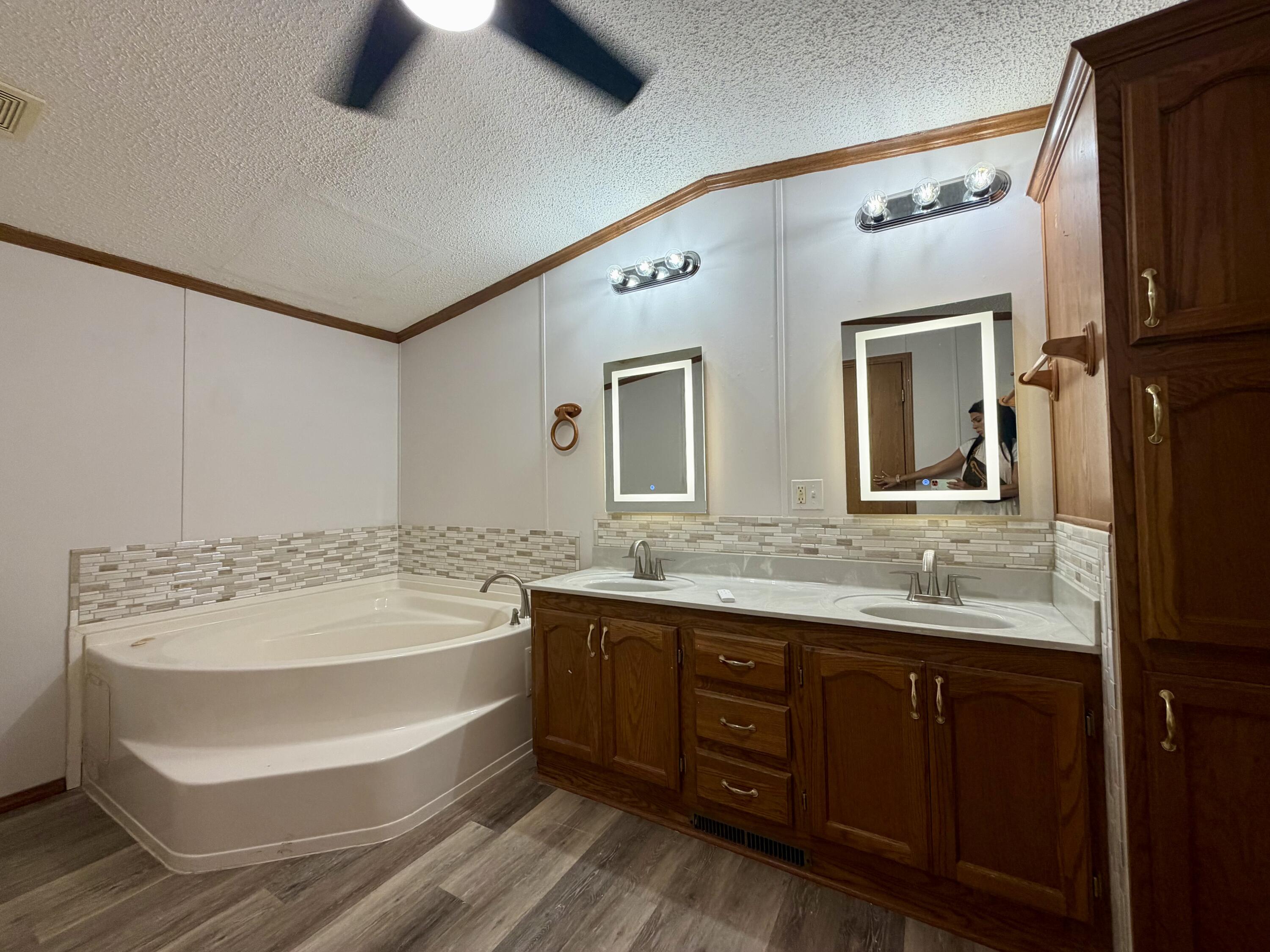 16075 Private Road 1091 Property Photo 21