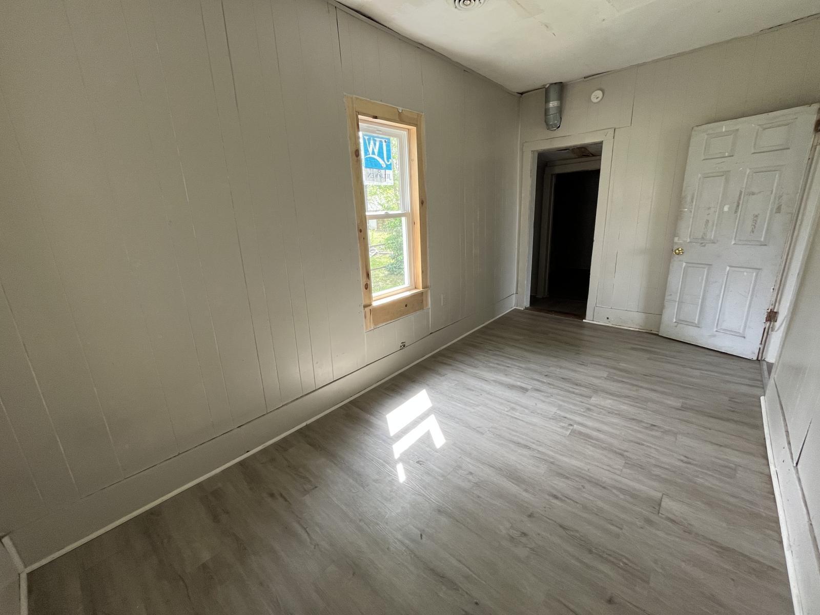 820 West 1st Street Property Photo 4