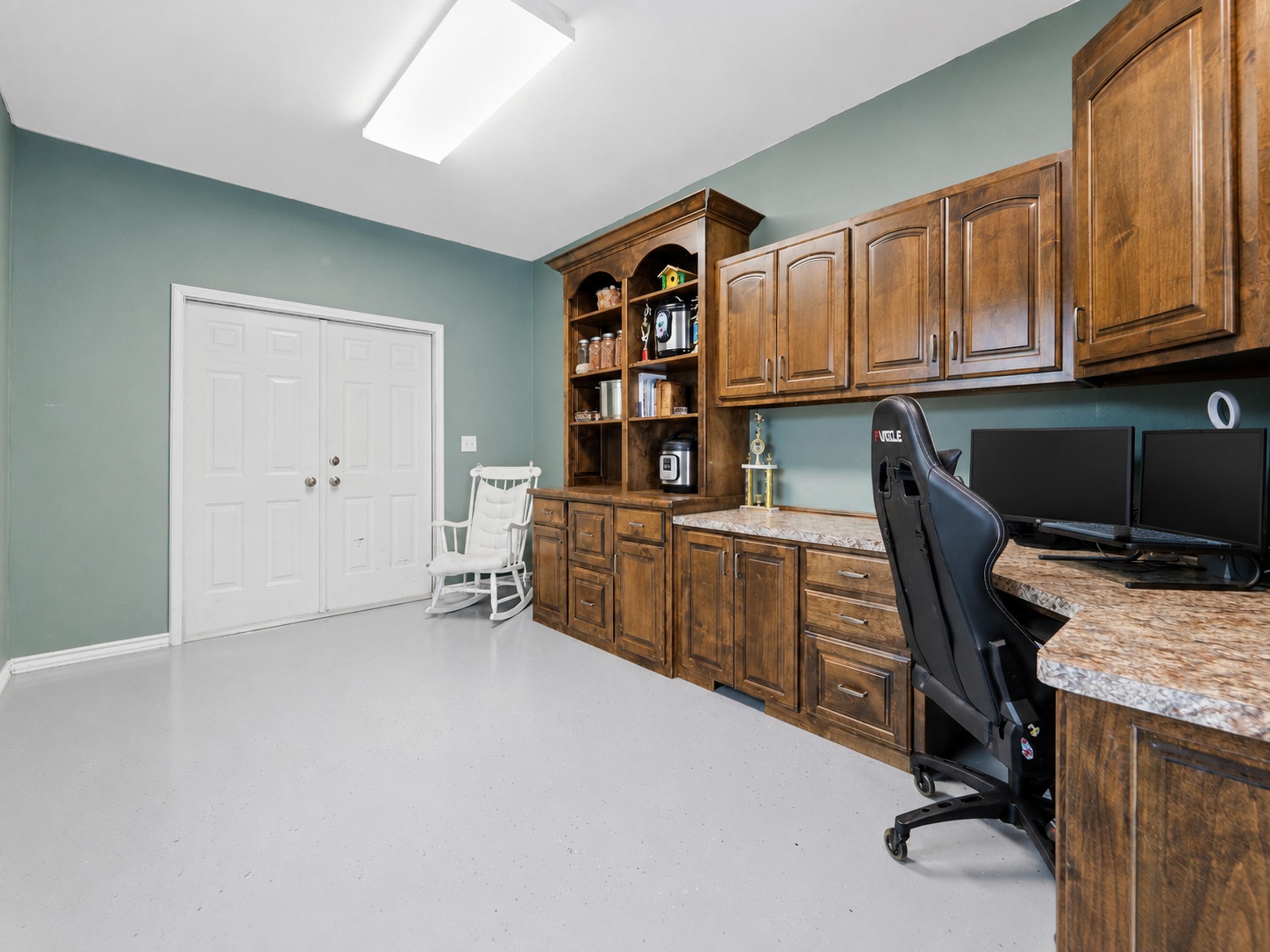 7172 Spurgeon Road Property Photo 12