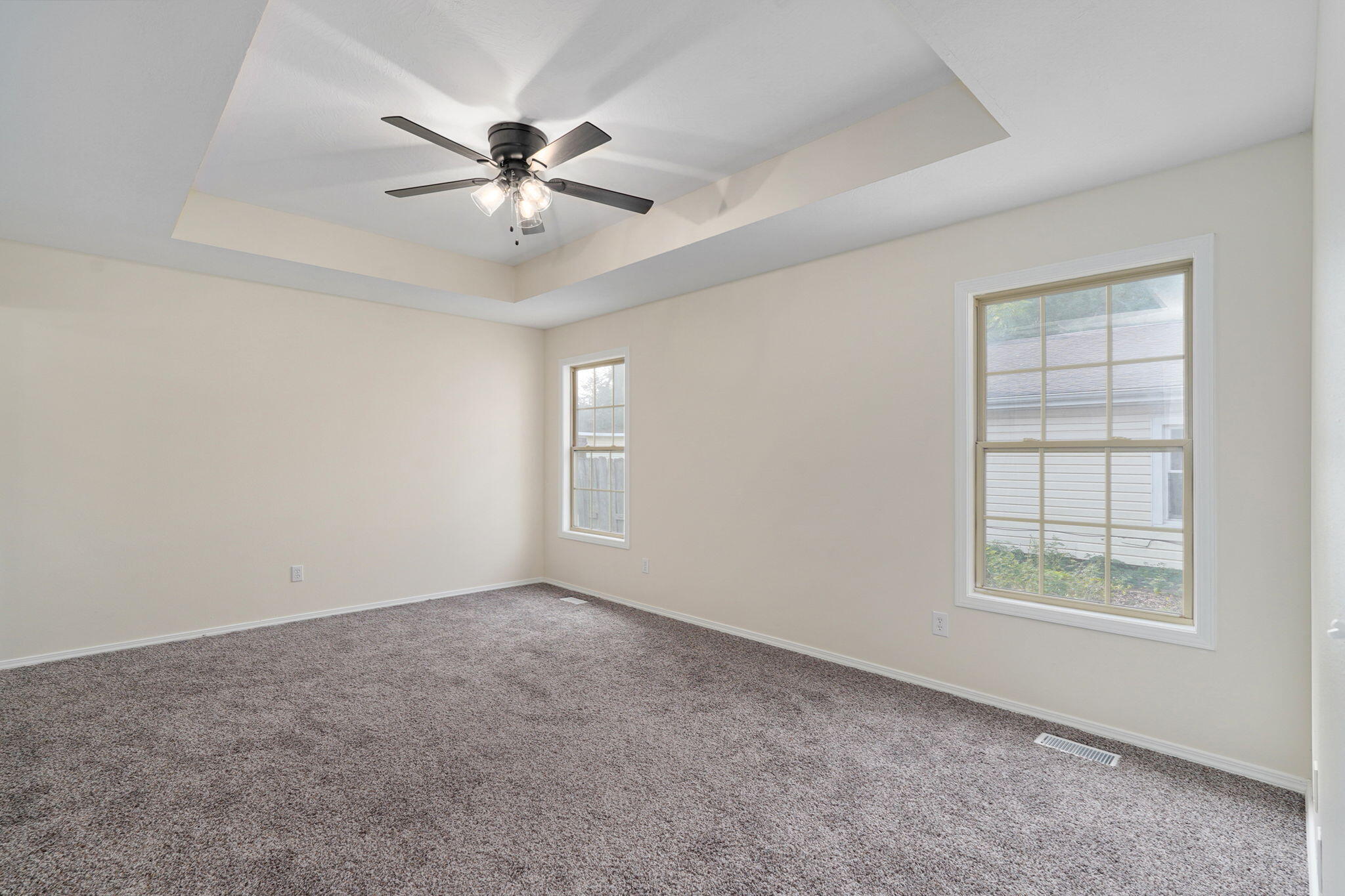 2134 North Howard Avenue Property Photo 5