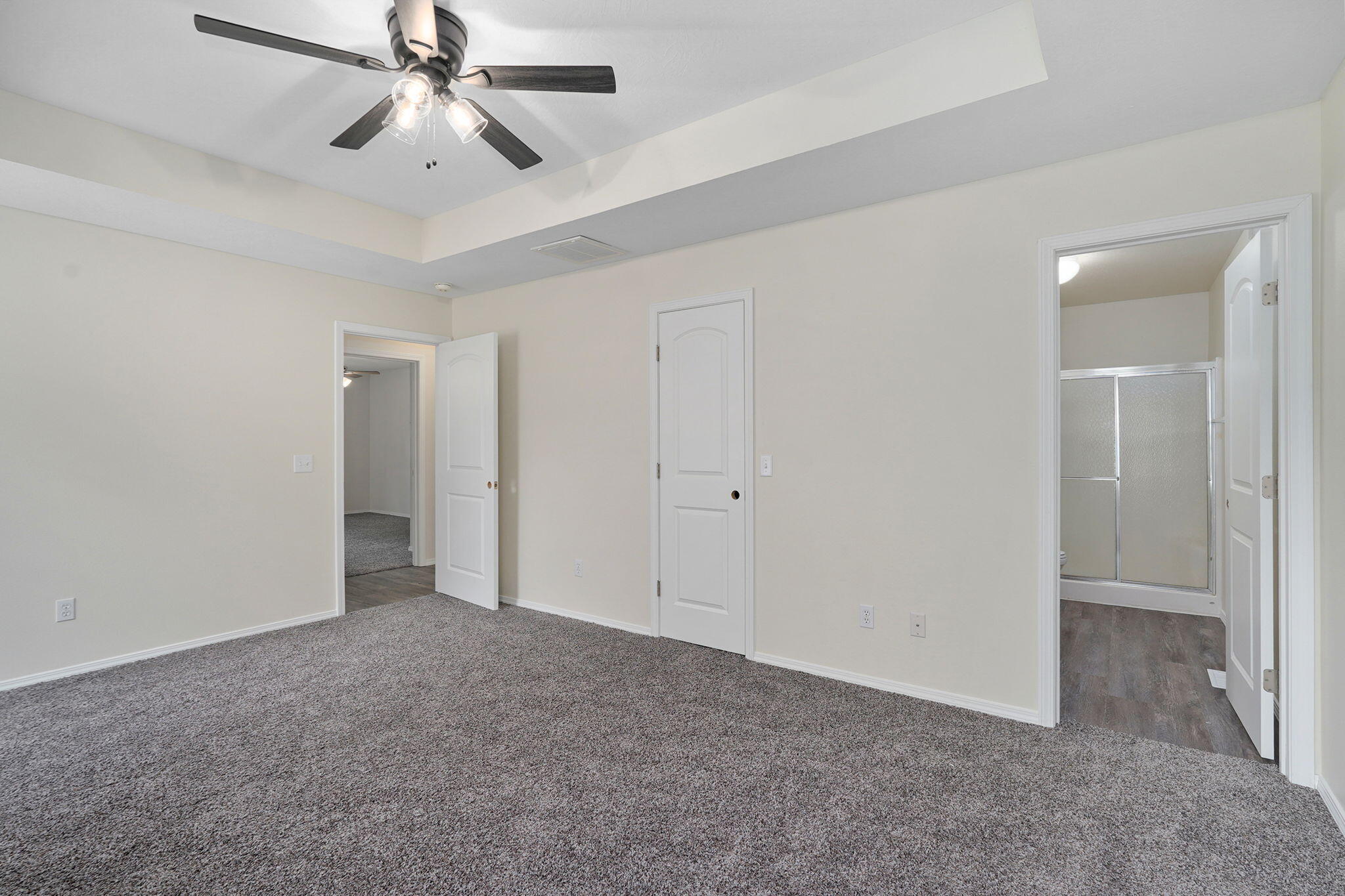 2134 North Howard Avenue Property Photo 6