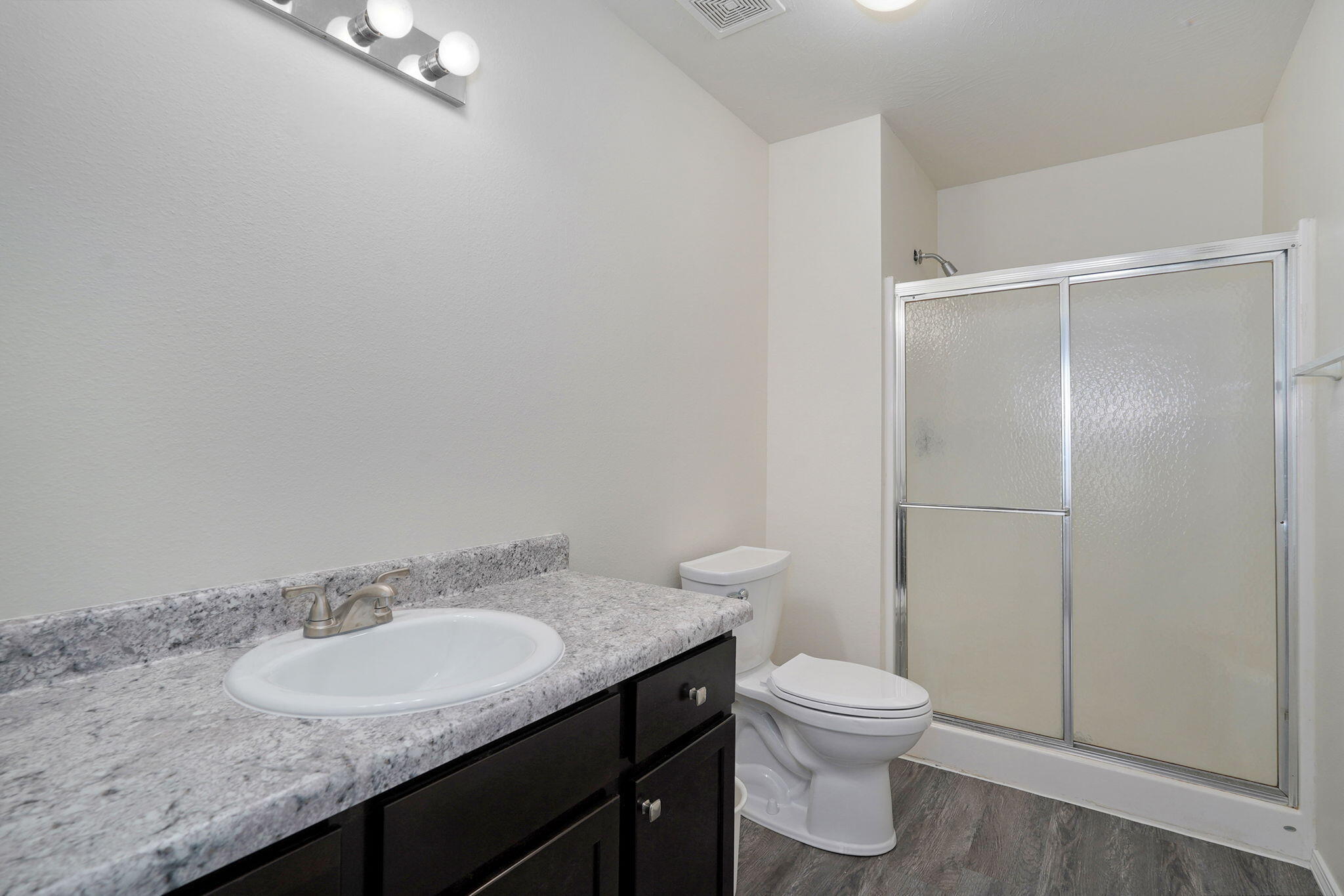 2134 North Howard Avenue Property Photo 7