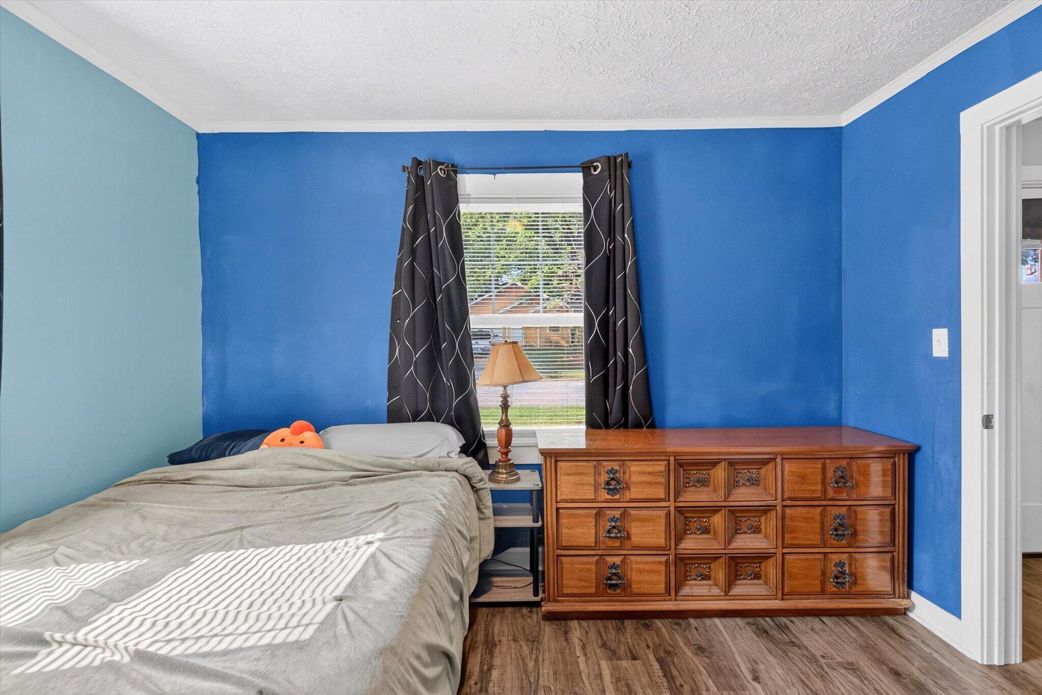 1726 West Walnut Street Property Photo 13