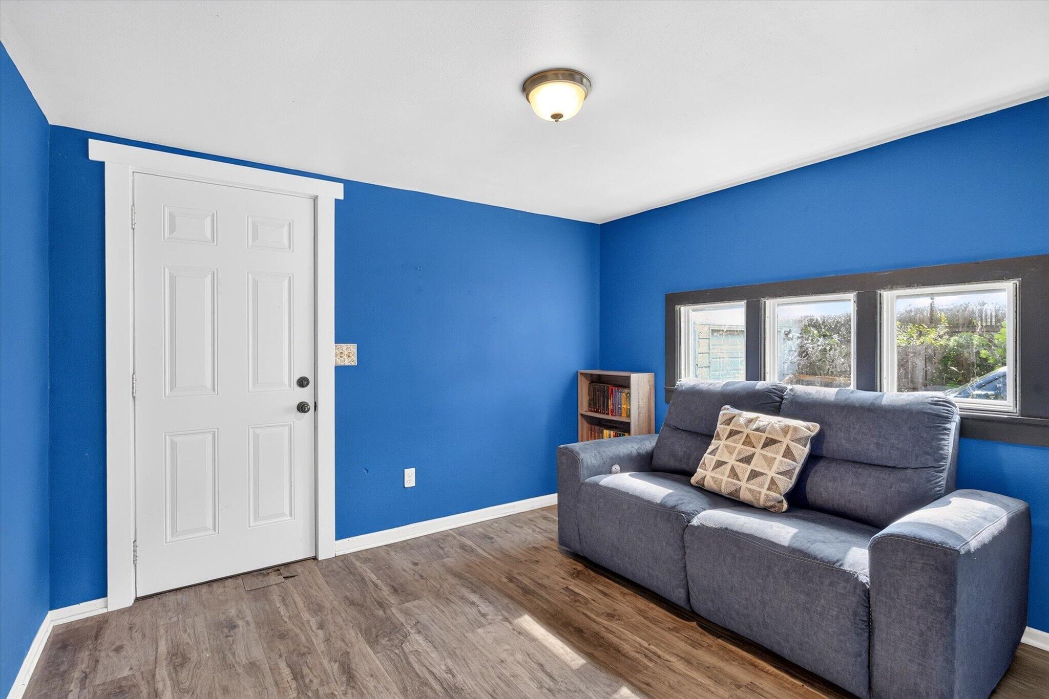 1726 West Walnut Street Property Photo 16