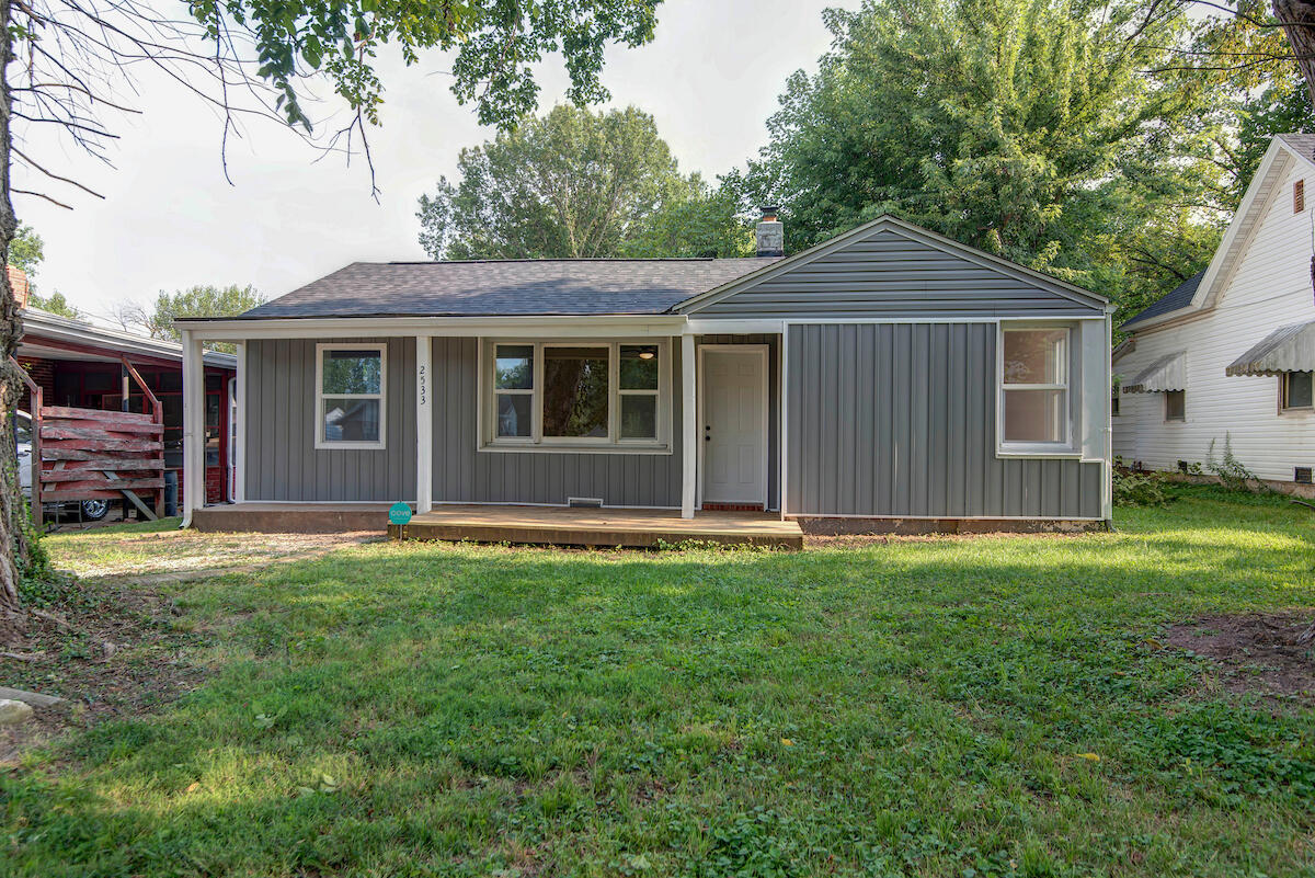 2533 West Walnut Street Property Photo 1