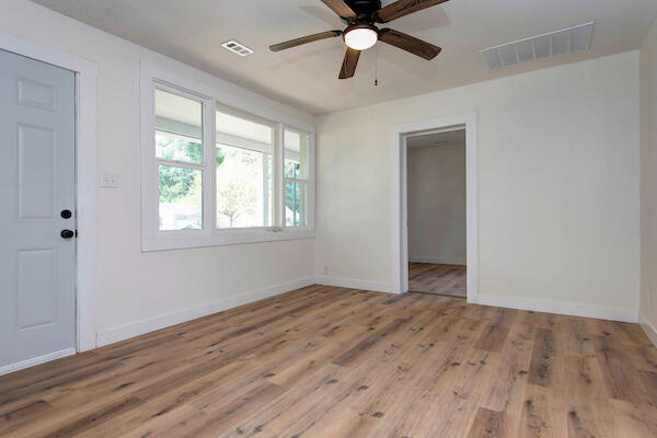 2533 West Walnut Street Property Photo 6