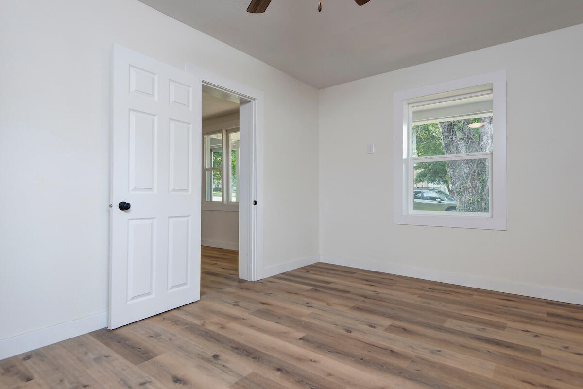 2533 West Walnut Street Property Photo 14