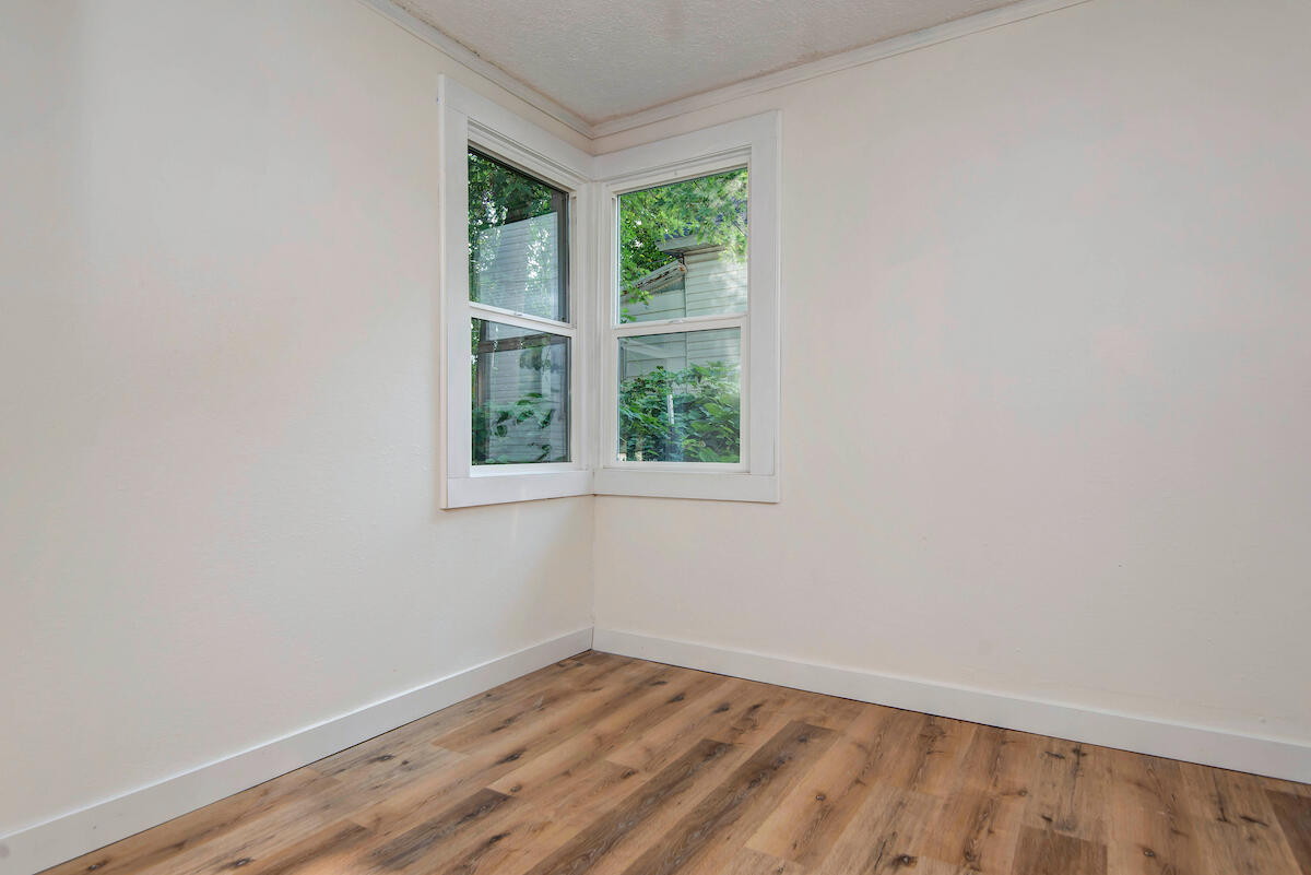 2533 West Walnut Street Property Photo 15