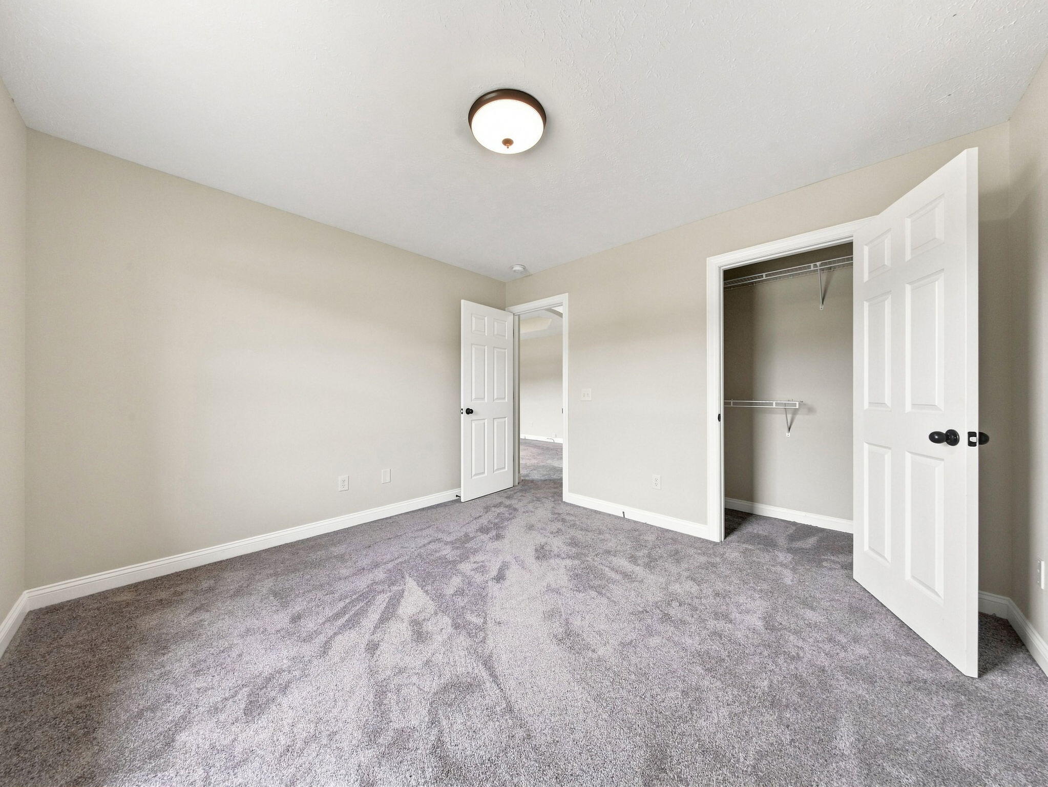 405 East Whitethorn Drive Property Photo 17