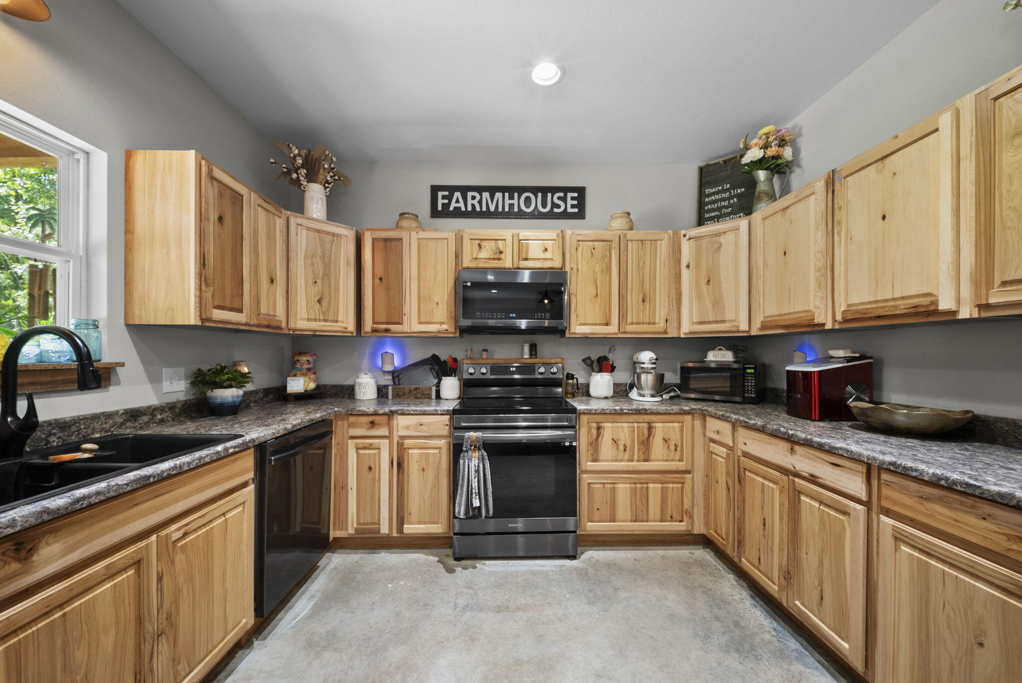681 & 825 Windwalker Lane Property Photo 16