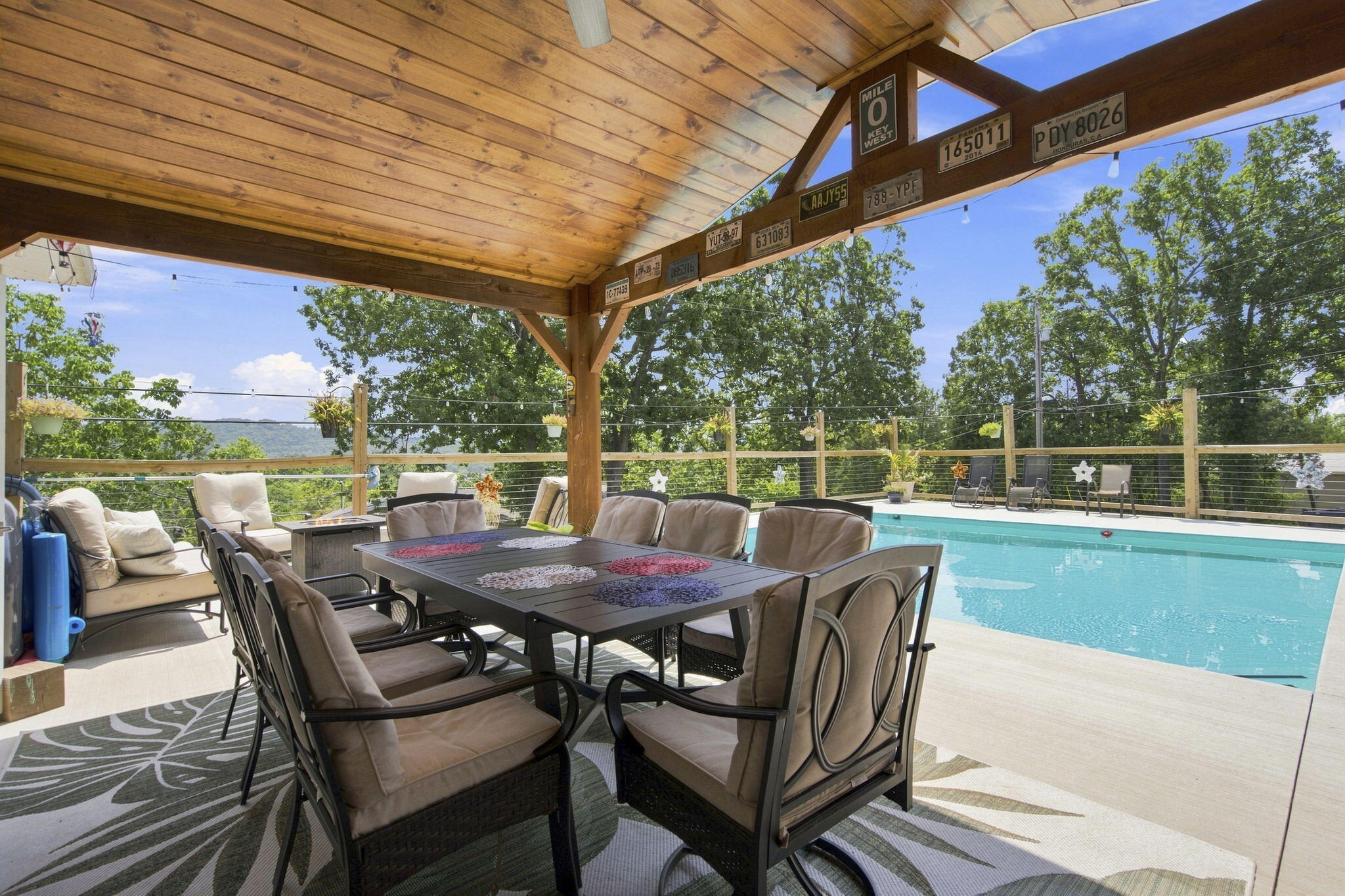 2 Golden Circle Property Photo 3