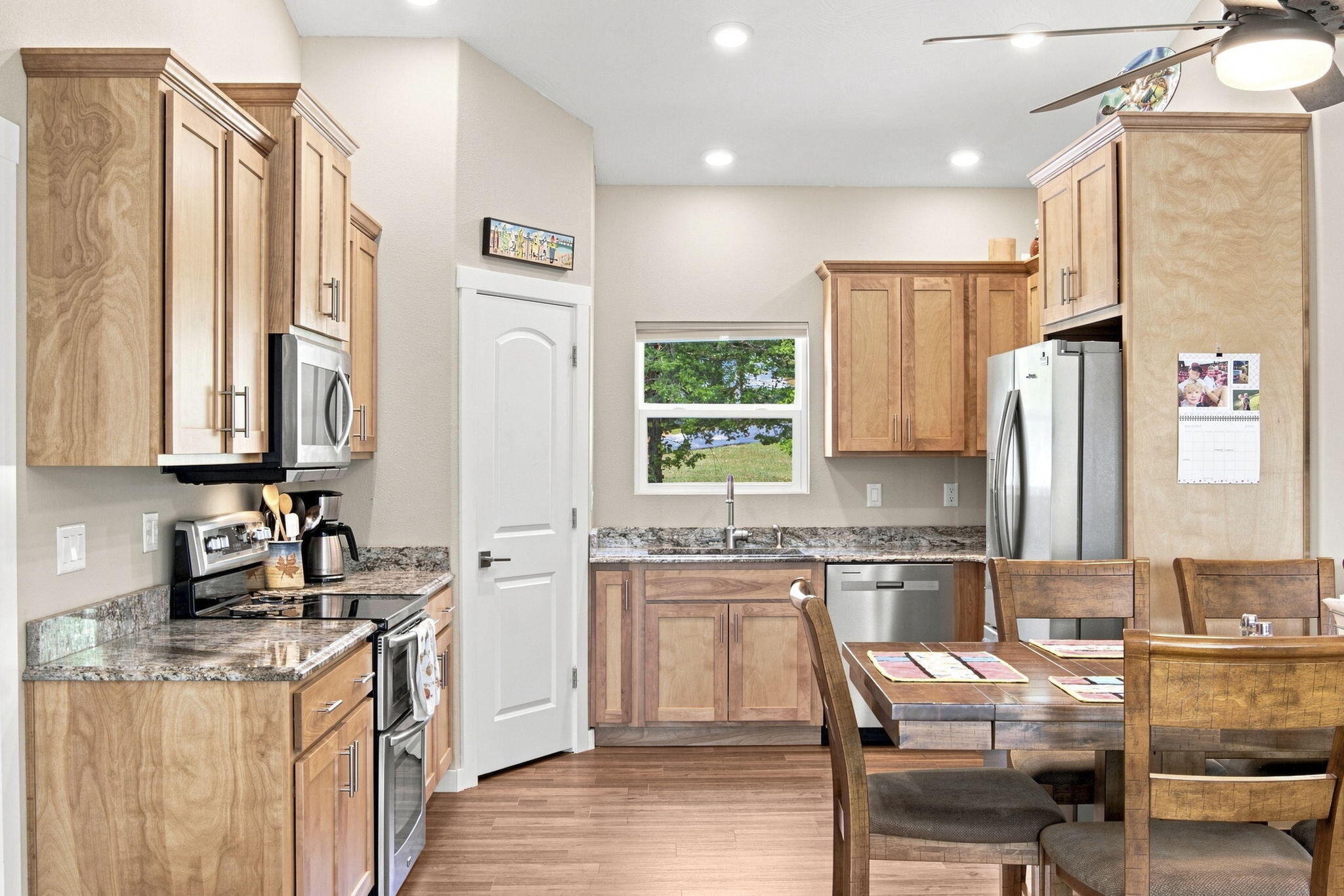 2 Golden Circle Property Photo 8