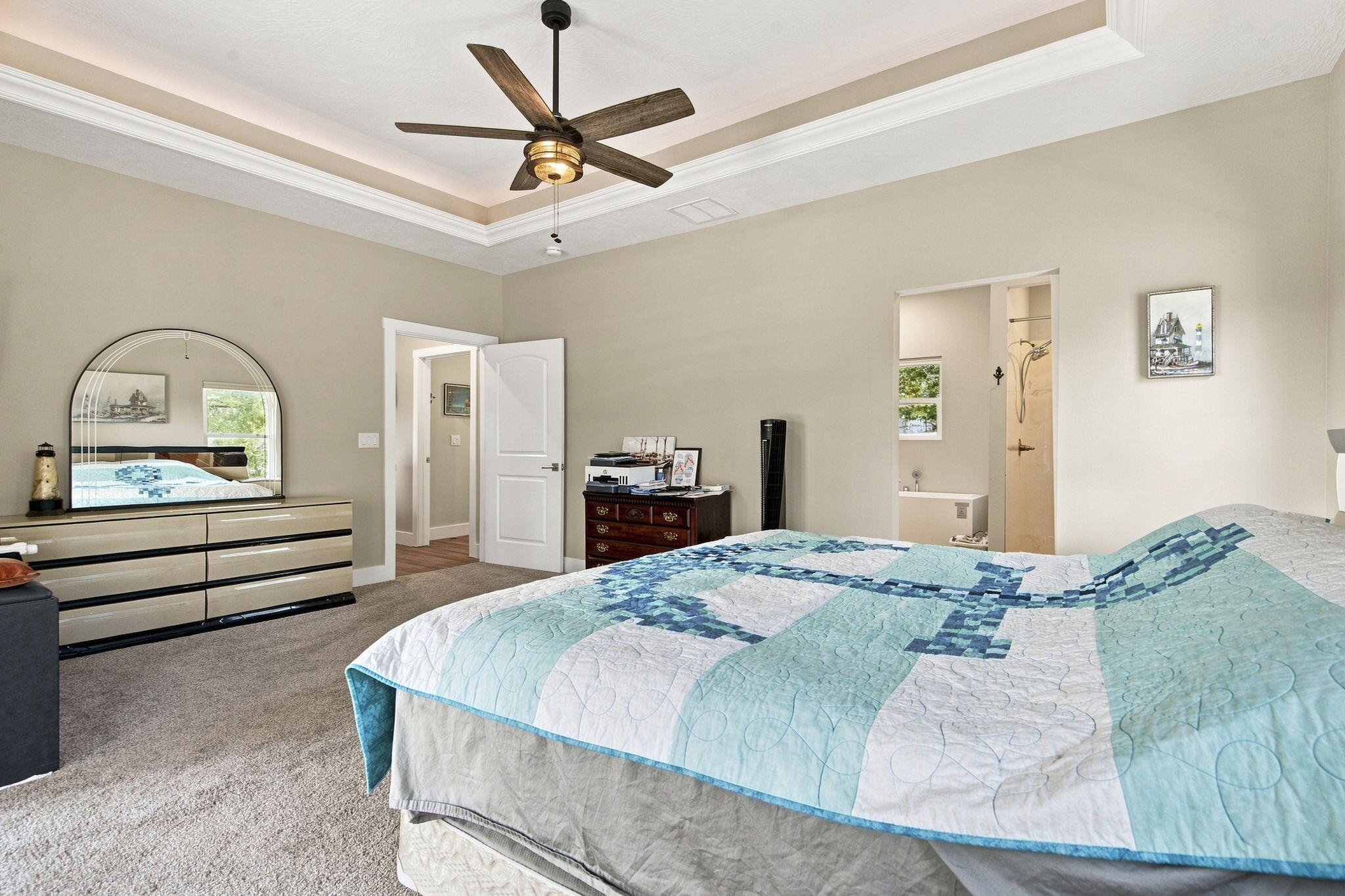 2 Golden Circle Property Photo 14