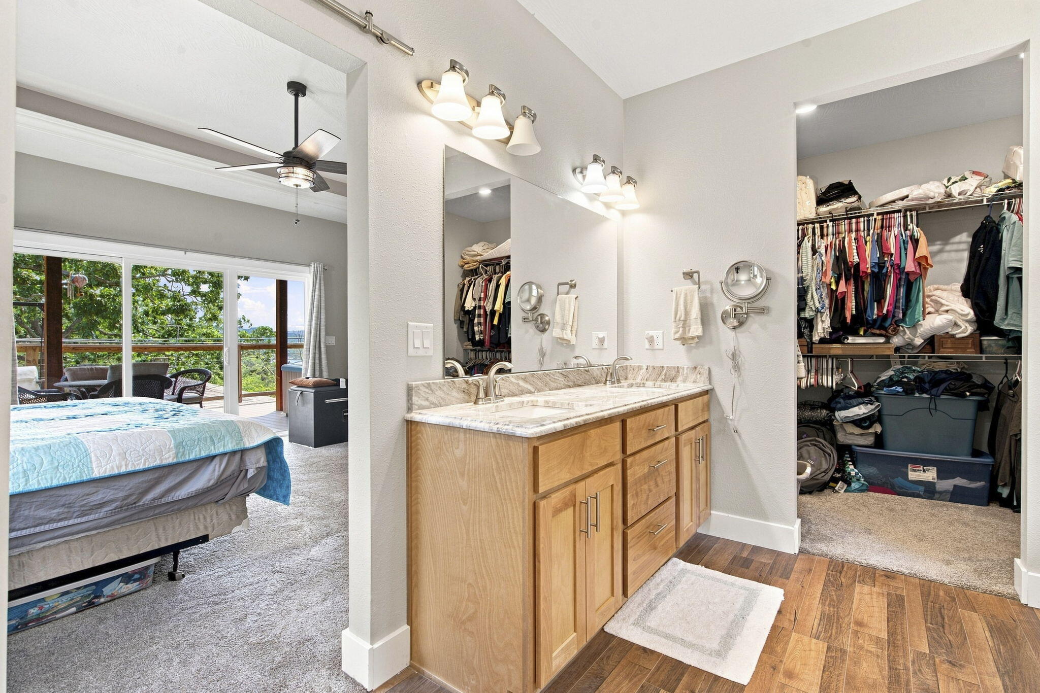 2 Golden Circle Property Photo 16