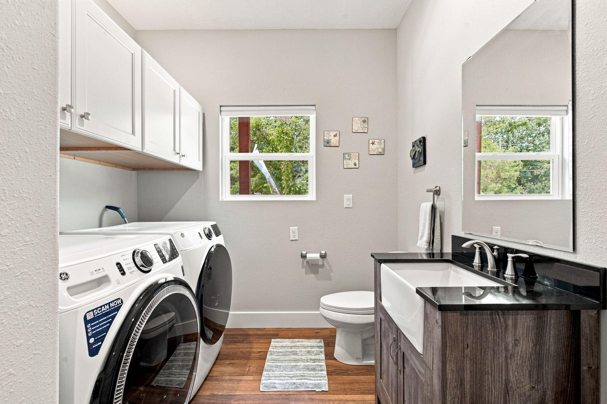 2 Golden Circle Property Photo 23