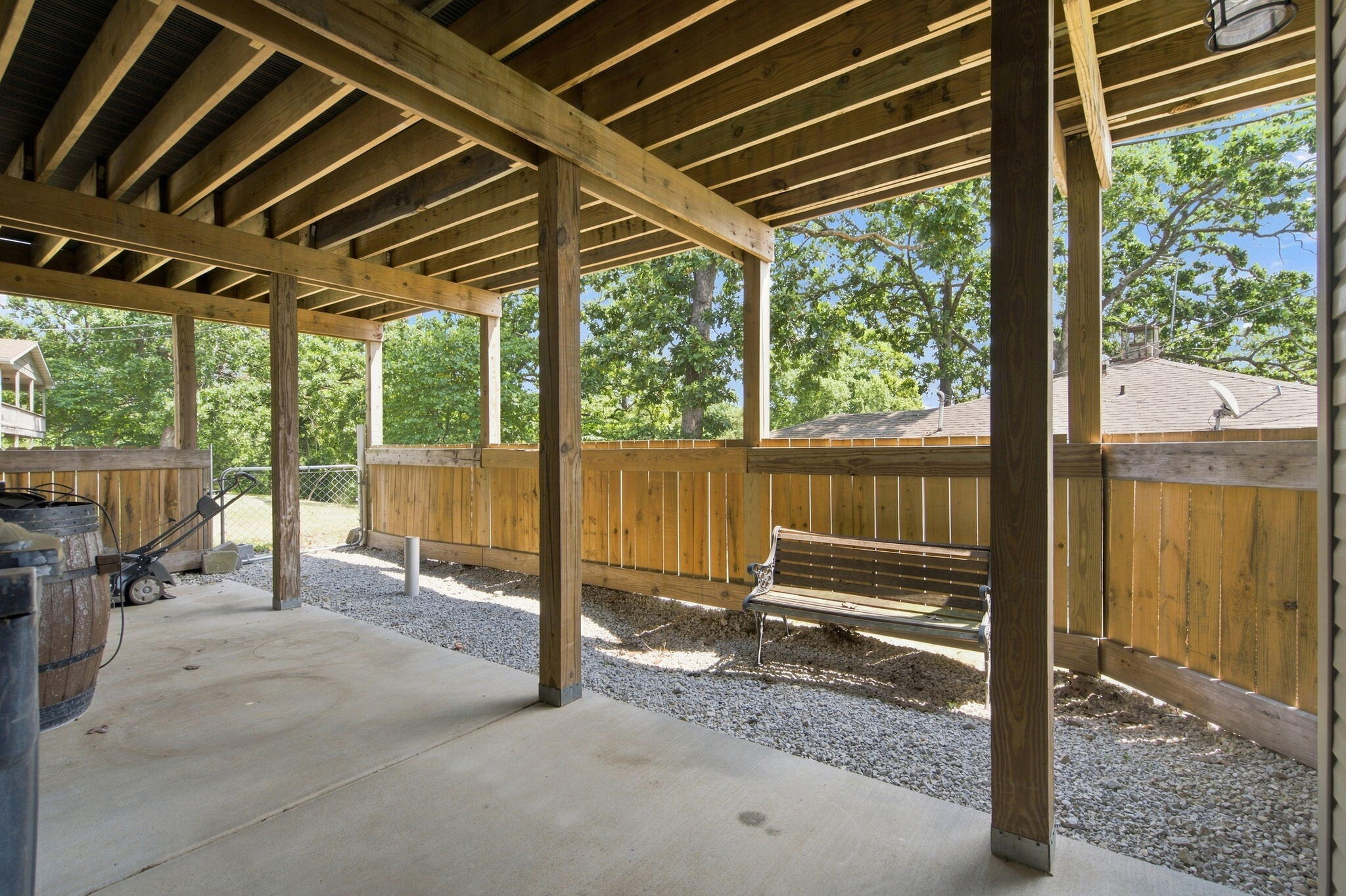 2 Golden Circle Property Photo 25