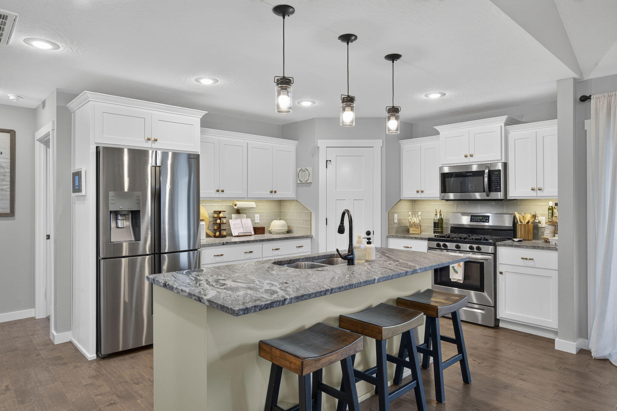 4247 Tuscany Circle Property Photo 8