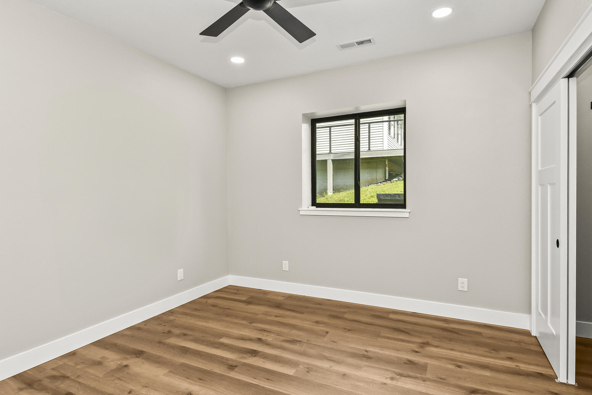 140 Fishermans Tale Lane Property Photo 37