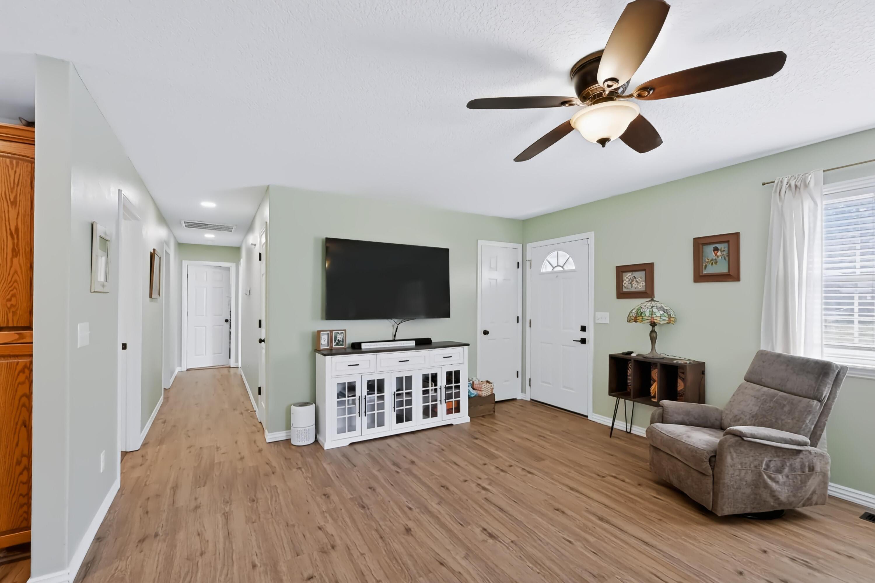 2010 Sally Ann Avenue Property Photo 5