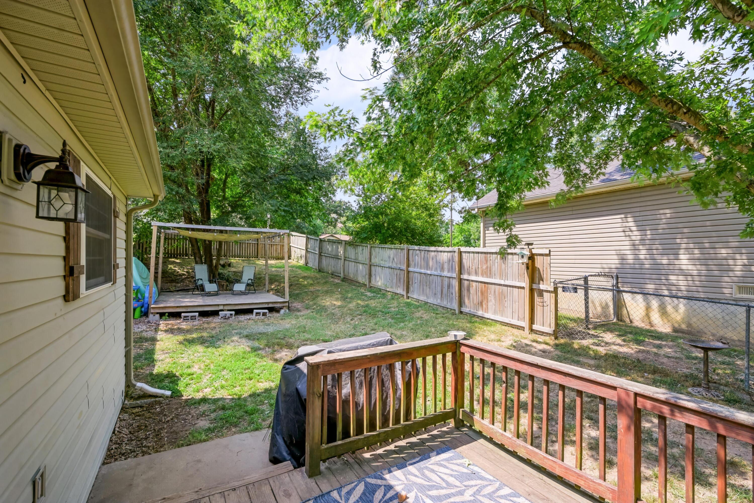 2010 Sally Ann Avenue Property Photo 21