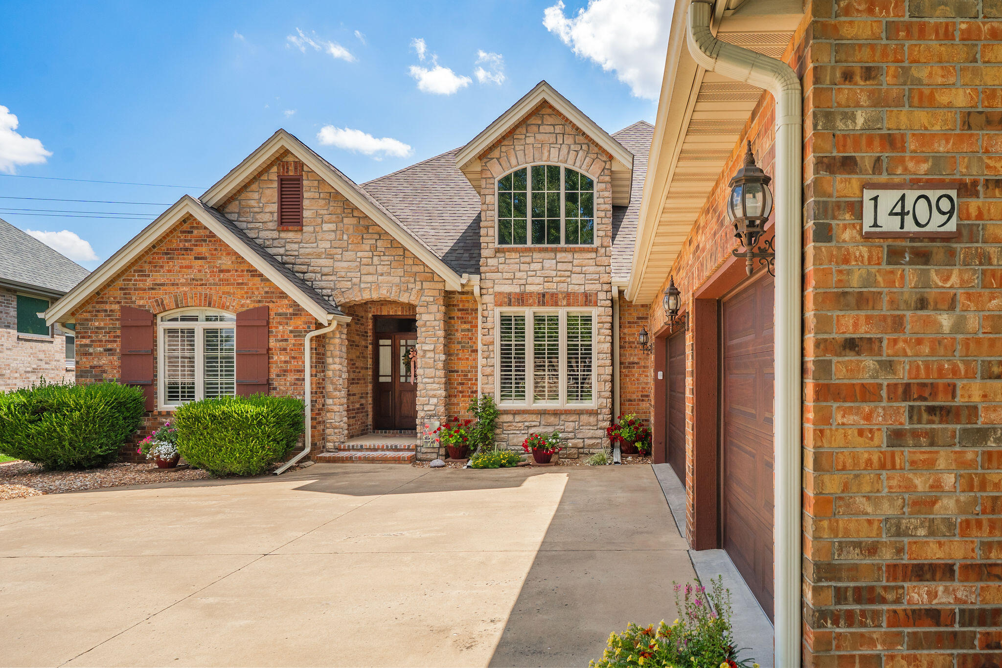 1409 North Wicklow Road Property Photo 2