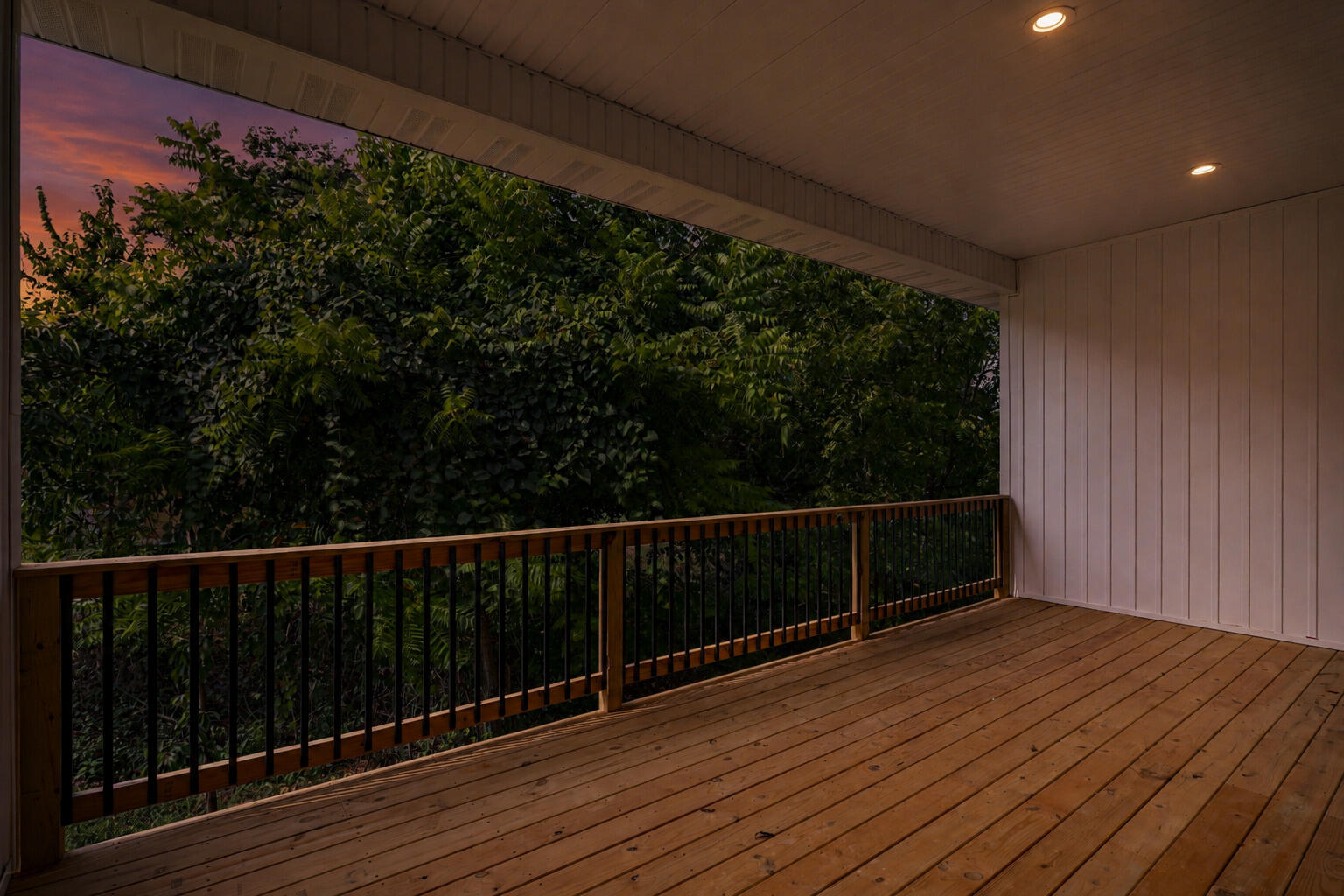 2014 East Jay Street Property Photo 4