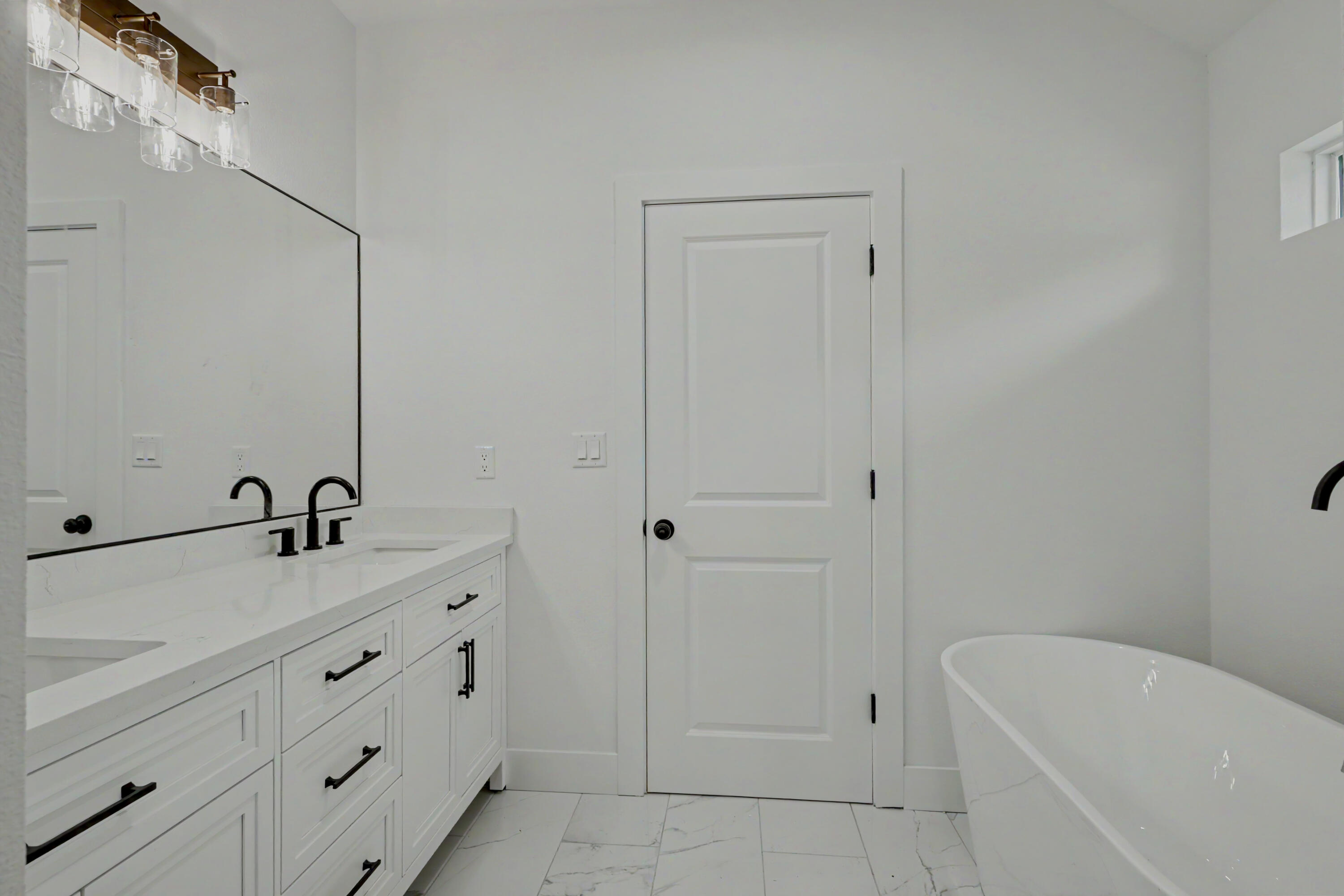 2014 East Jay Street Property Photo 37