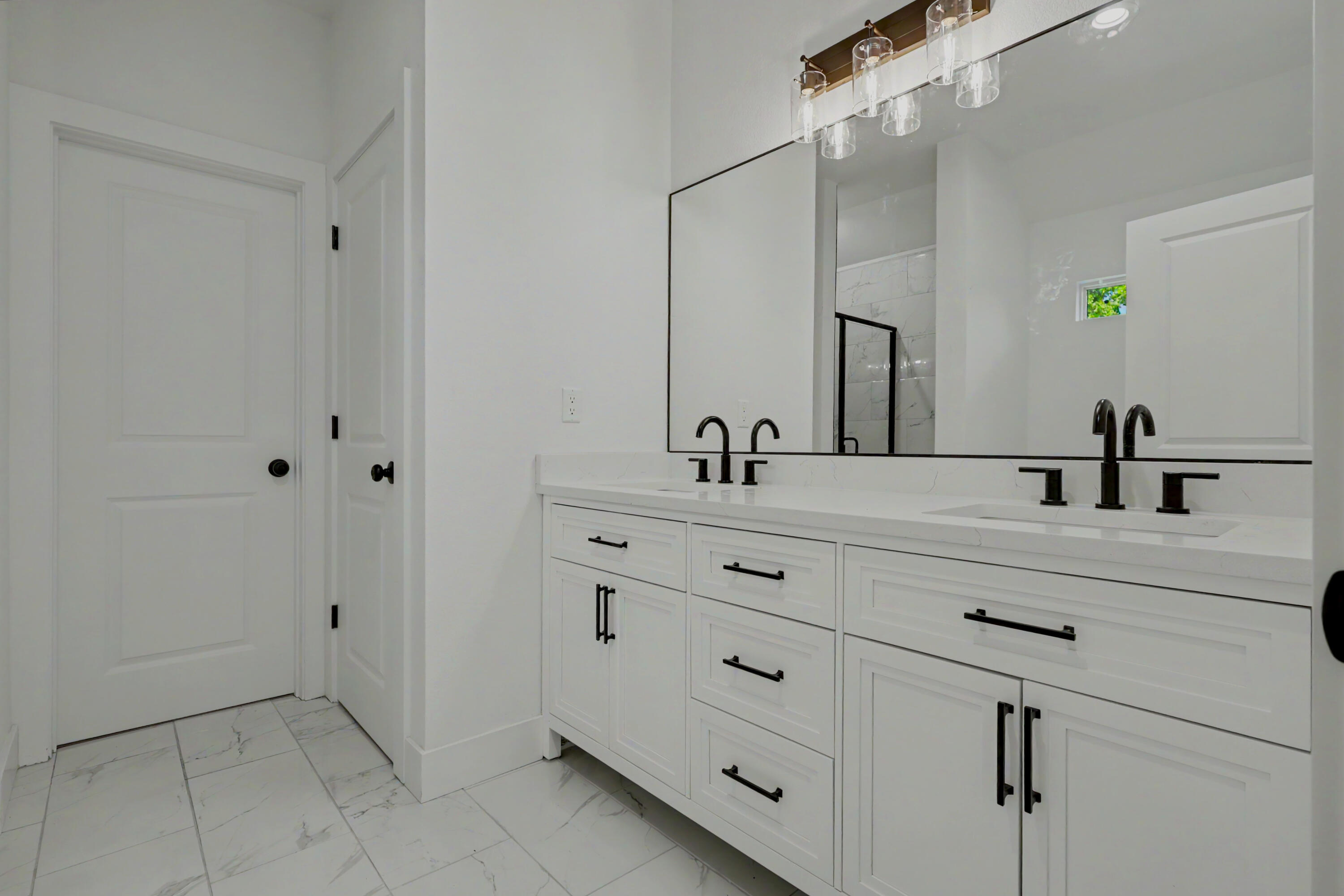 2014 East Jay Street Property Photo 44