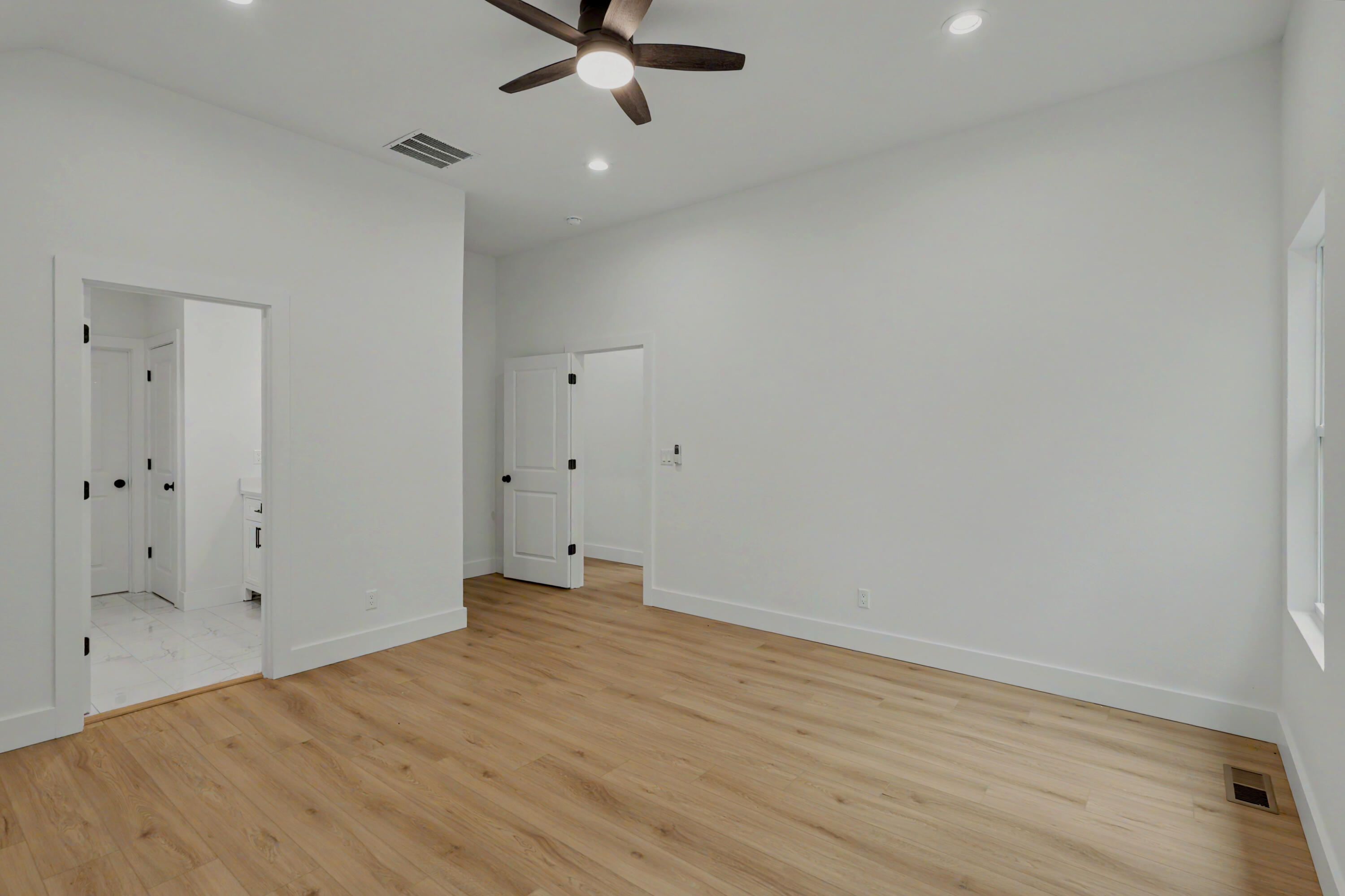 2014 East Jay Street Property Photo 46