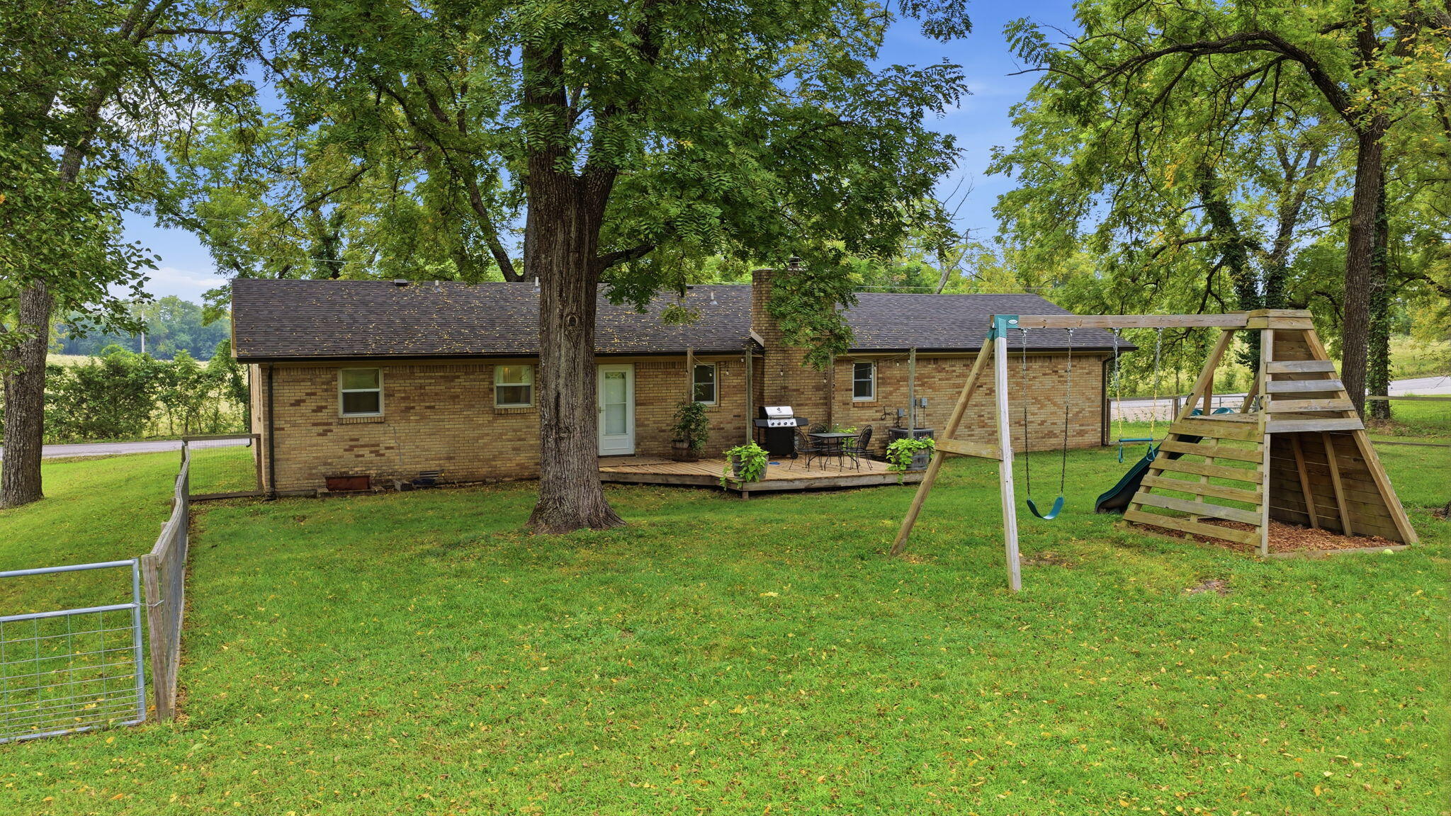1031 North Lemmon Avenue Property Photo 34