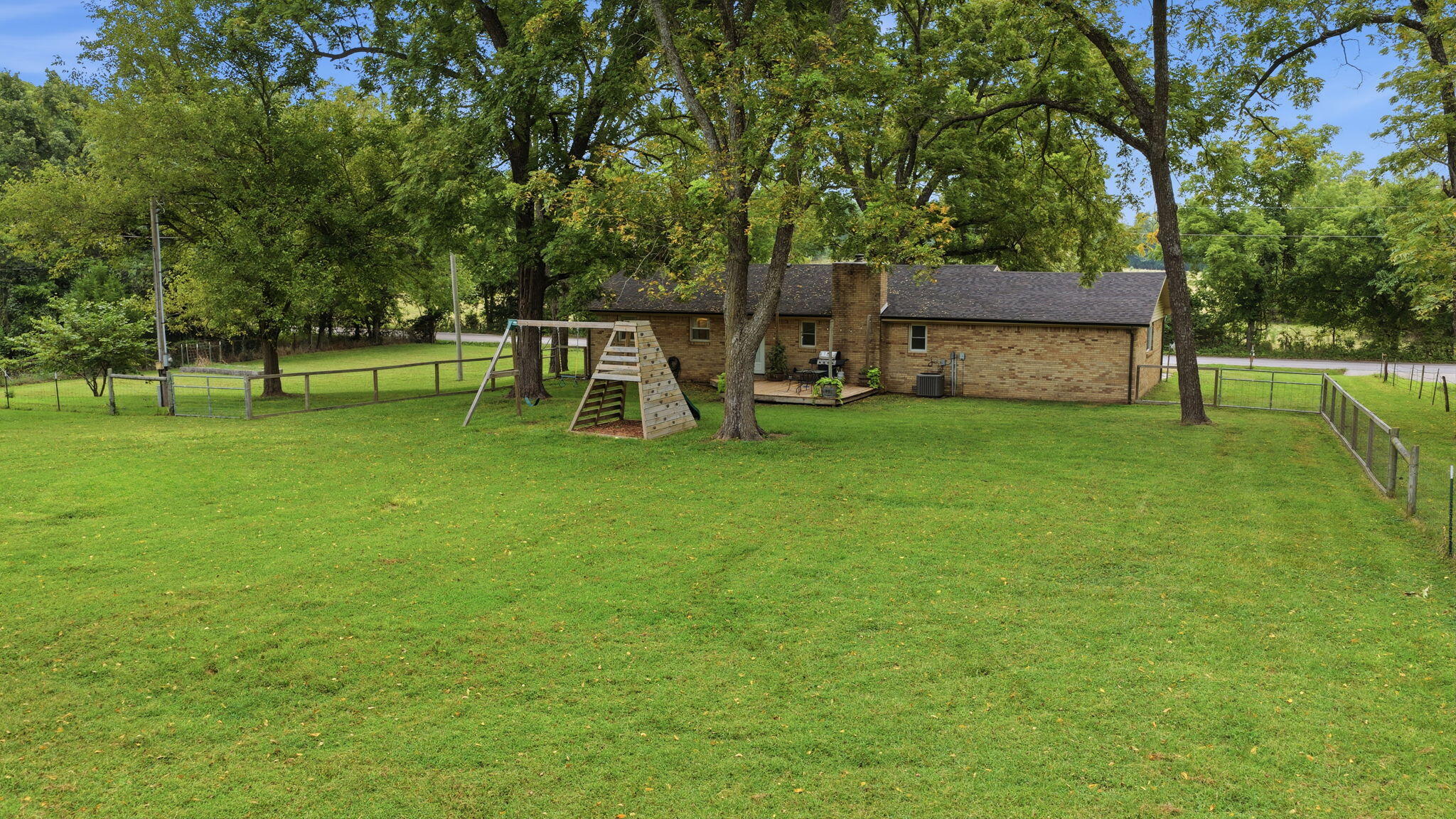1031 North Lemmon Avenue Property Photo 37