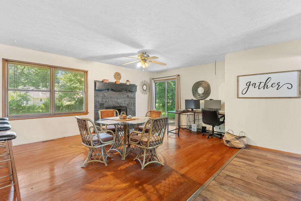 2648 East Grand Street Property Photo 14