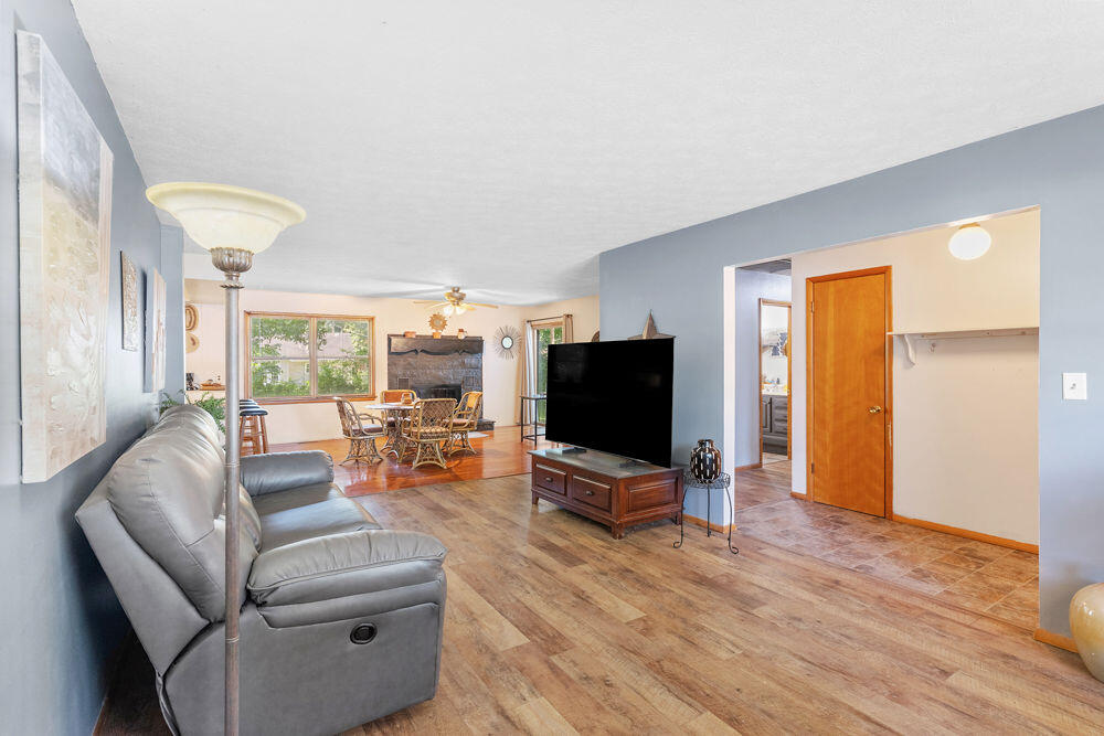 2648 East Grand Street Property Photo 15