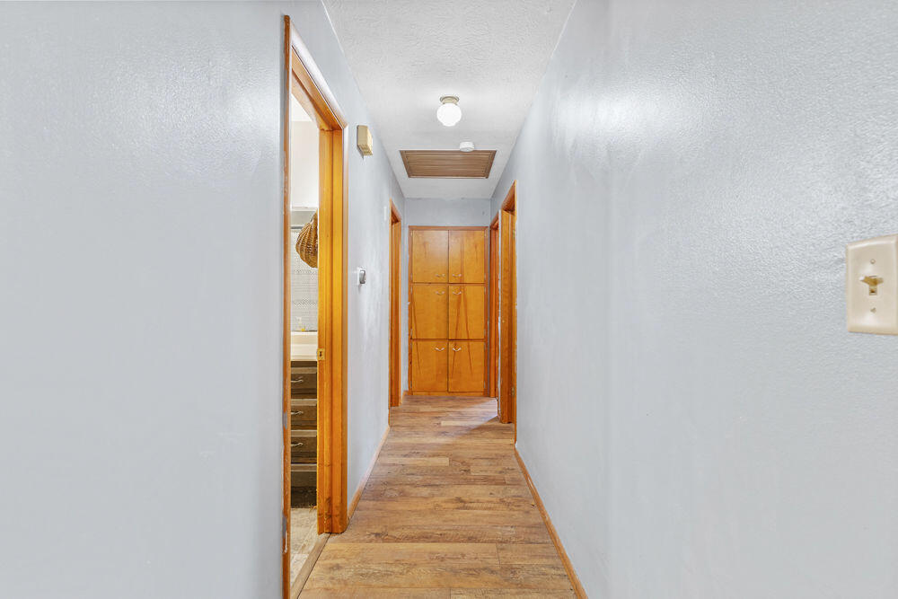 2648 East Grand Street Property Photo 16