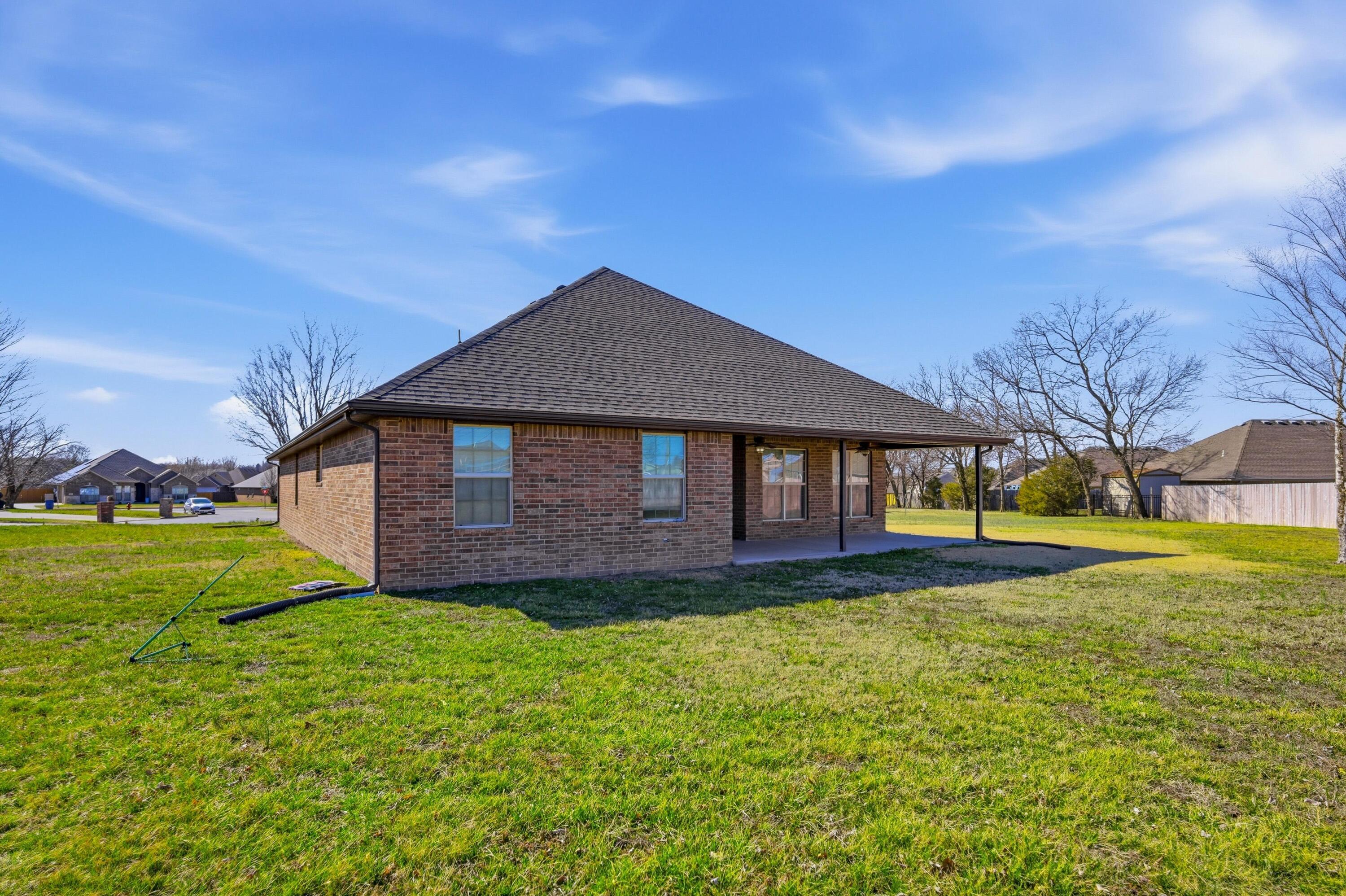 1513 Arthurs Court Property Photo 34