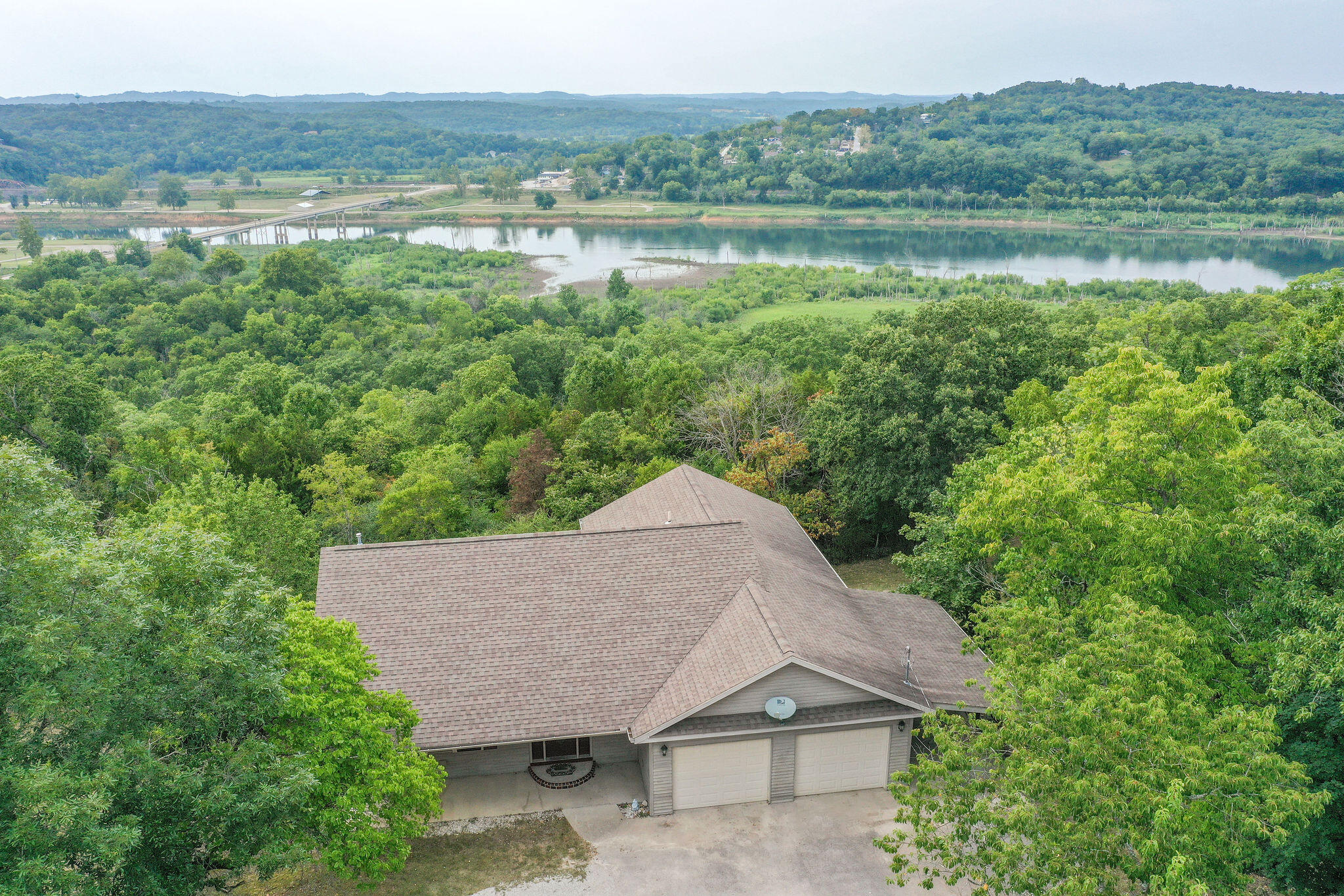 112 Stoney Ridge Drive Property Photo 1