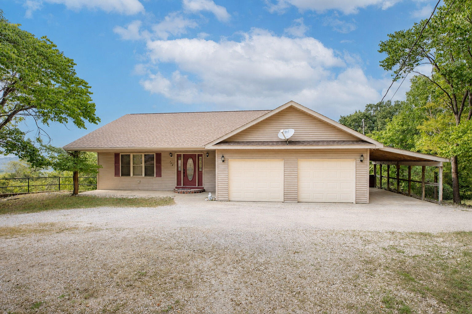 112 Stoney Ridge Drive Property Photo 2