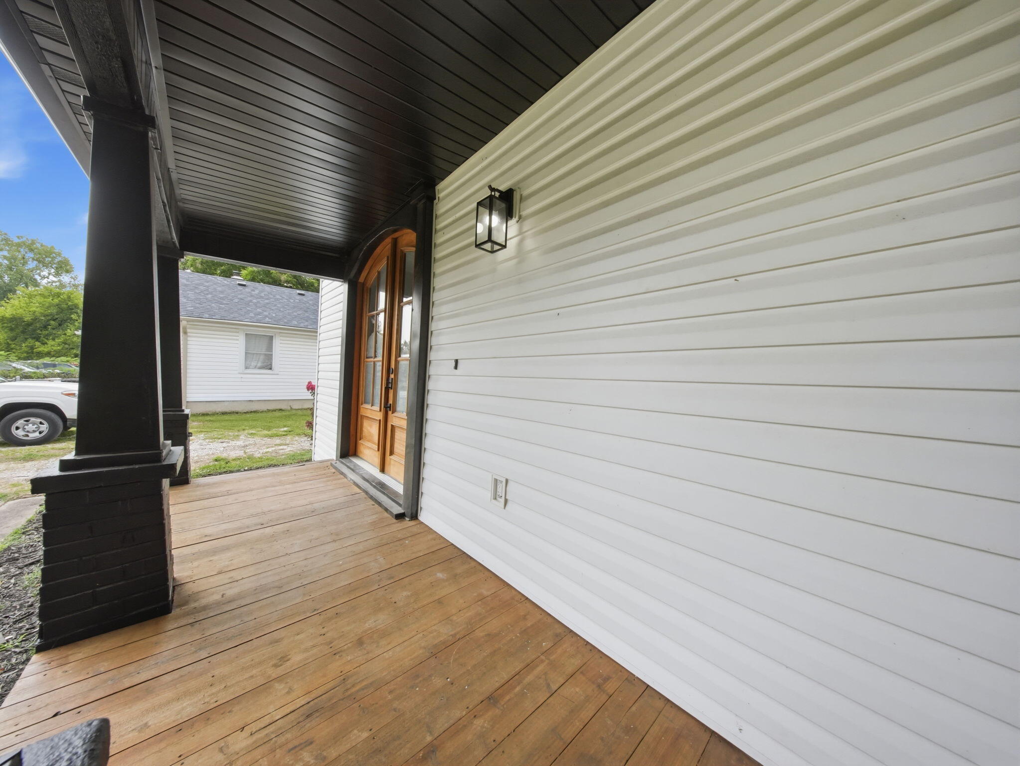 1139 West Lynn Street Property Photo 13